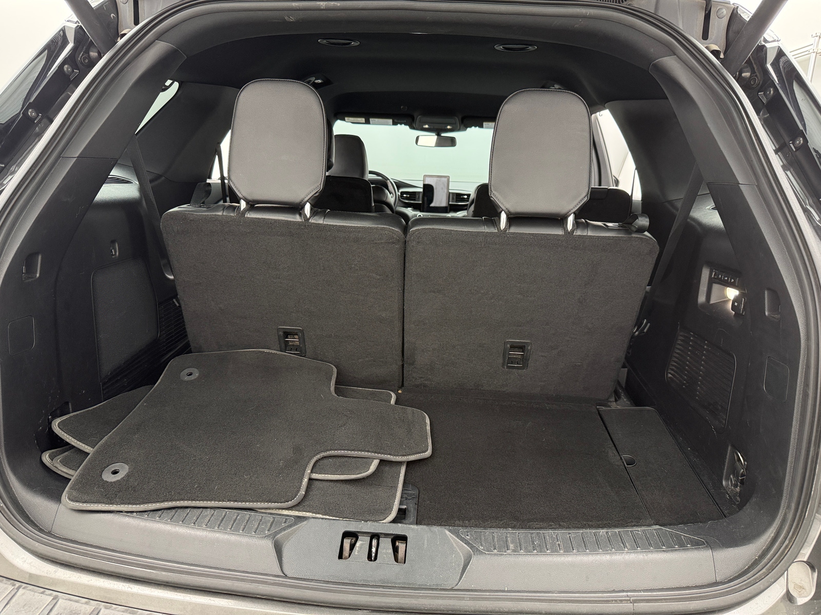 Thumbnail: 2020 Ford Explorer - 6