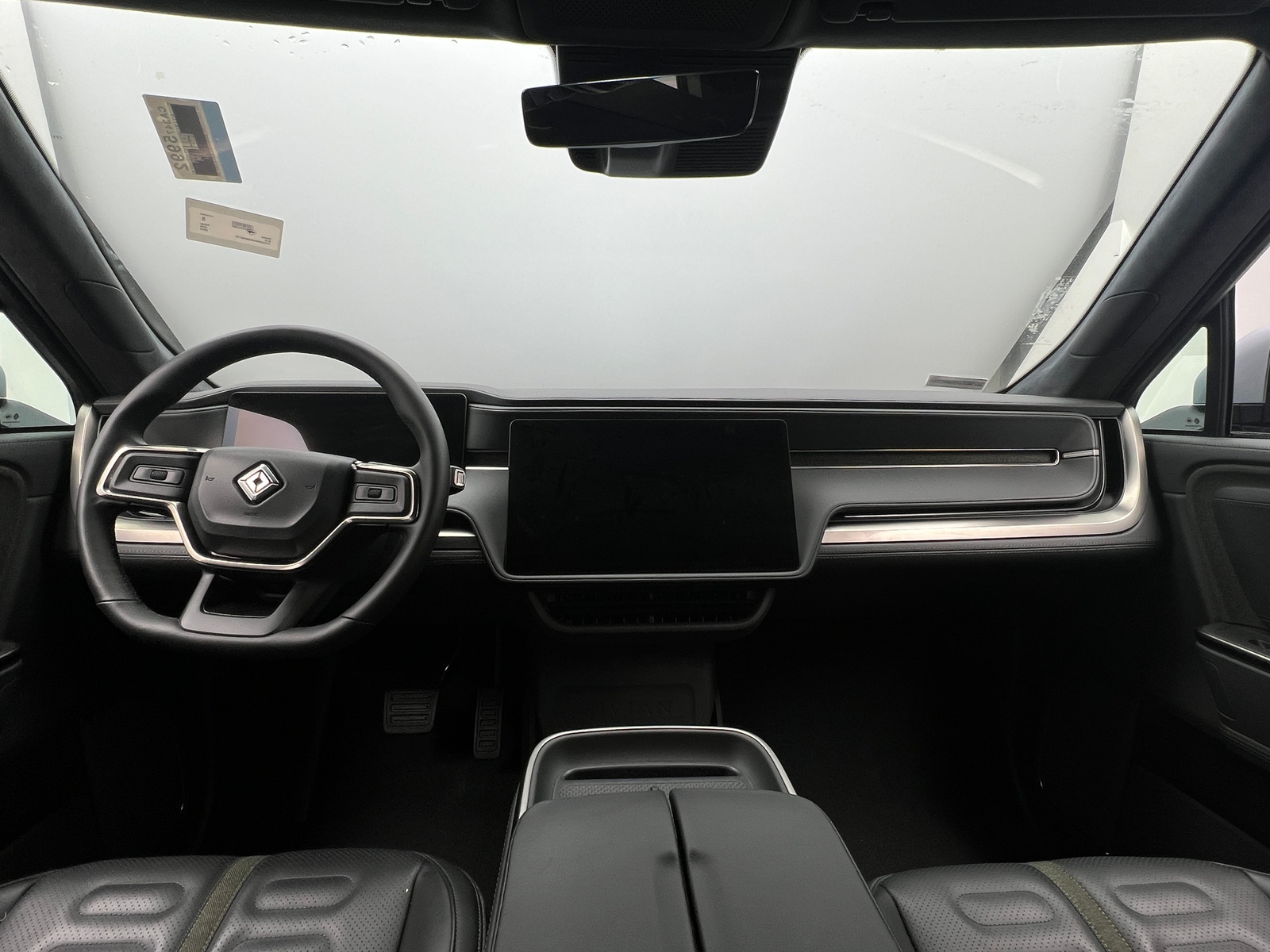 Thumbnail: 2025 Rivian R1S - 2