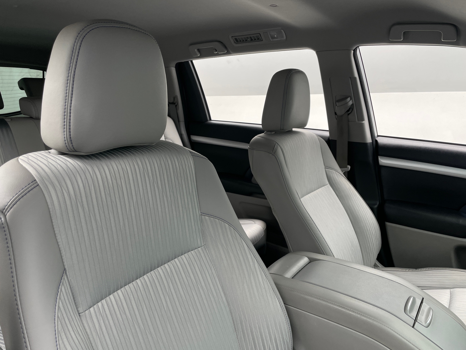 Thumbnail: 2018 Toyota Highlander - 2