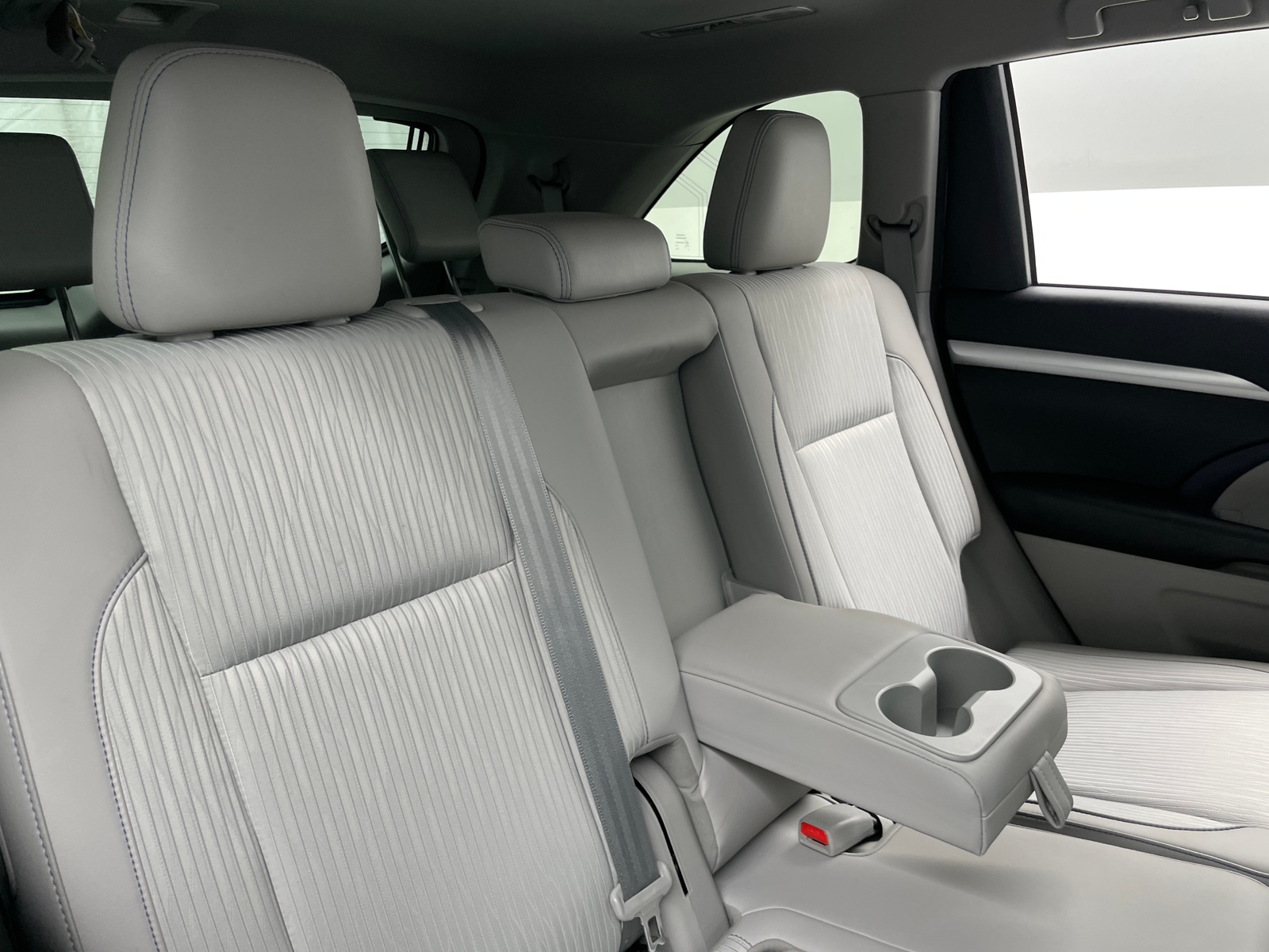 Thumbnail: 2018 Toyota Highlander - 6