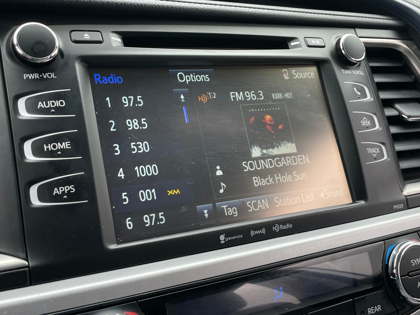 Thumbnail: 2018 Toyota Highlander - 4