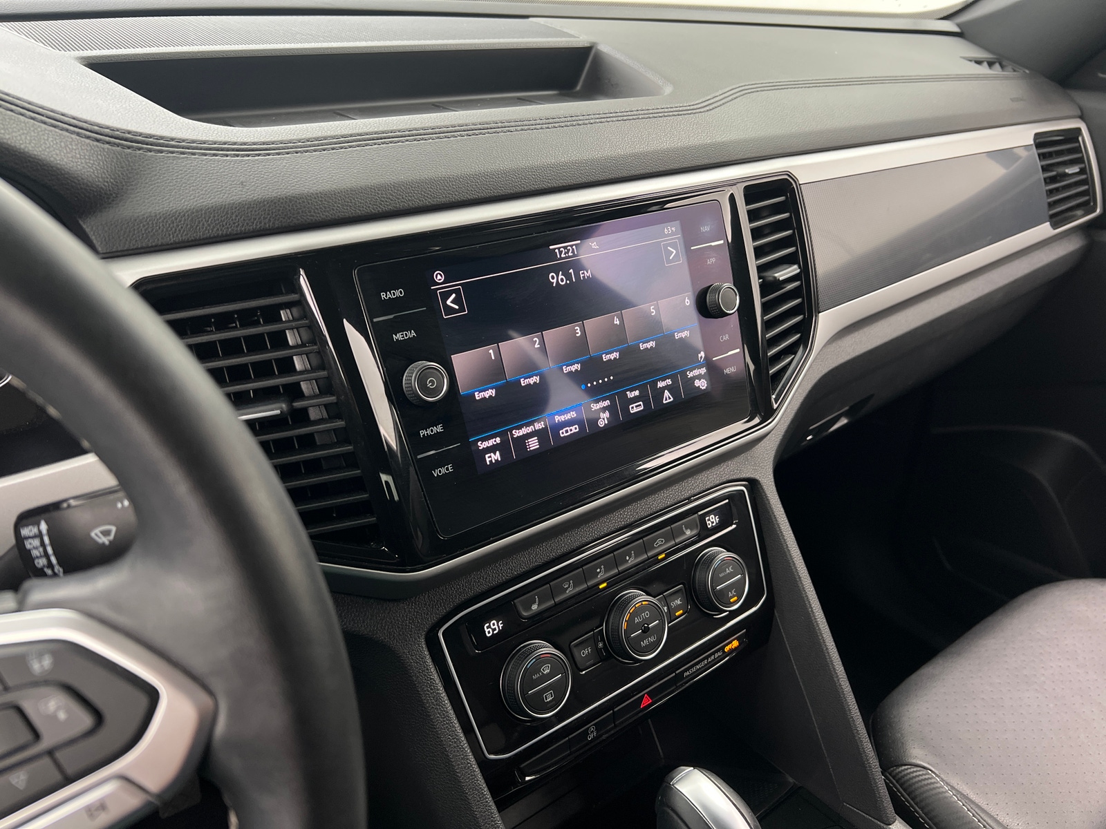 Thumbnail: 2021 Volkswagen Atlas - 4