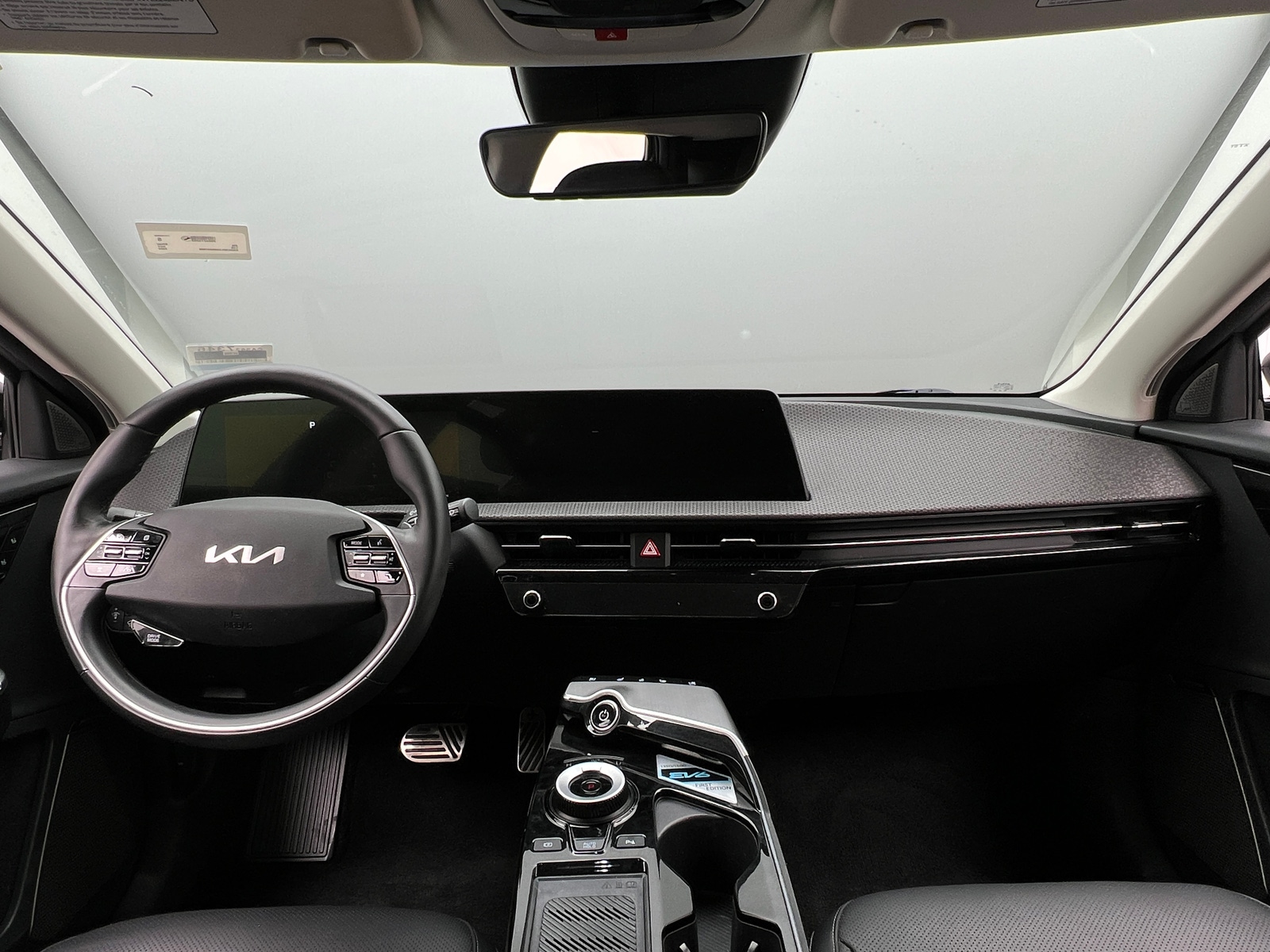 Thumbnail: 2022 Kia EV6 - 2