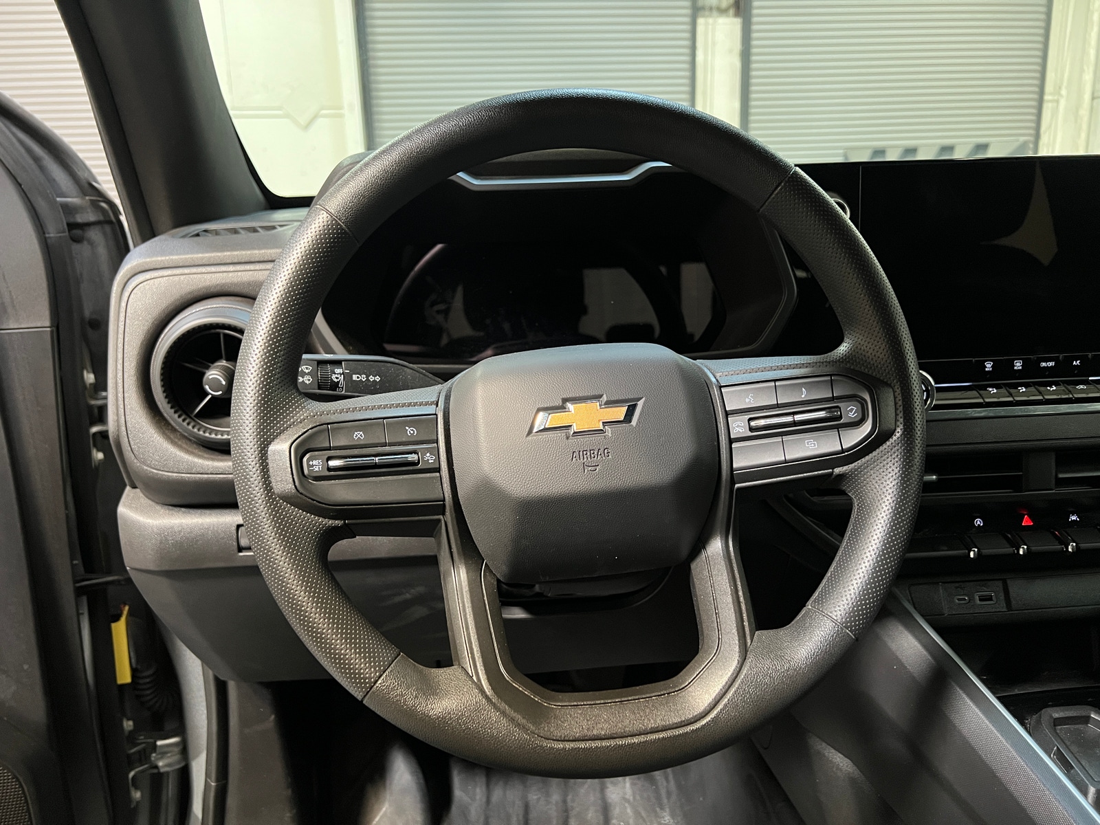 Thumbnail: 2024 Chevrolet Colorado - 5