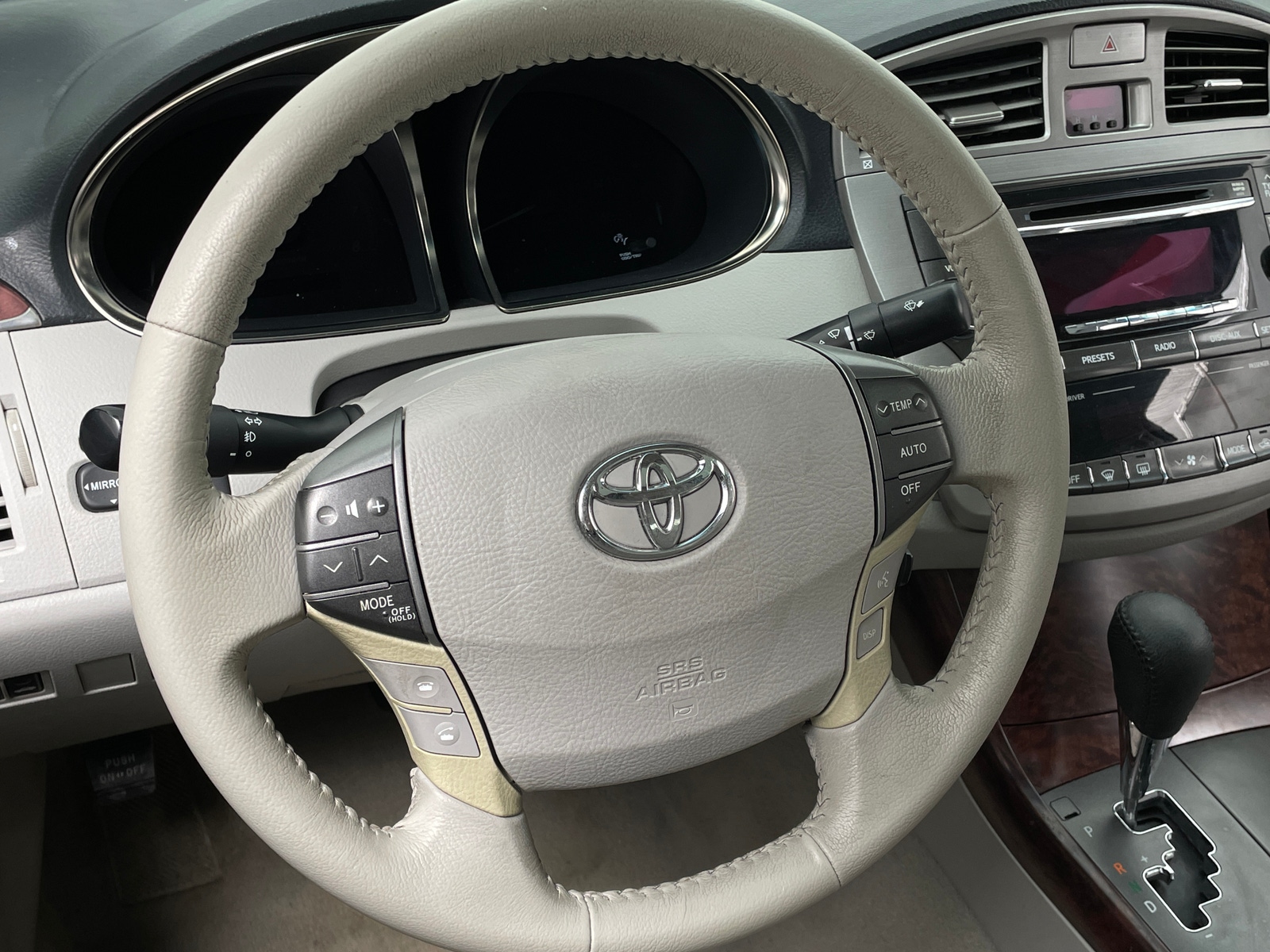 Thumbnail: 2011 Toyota Avalon - 4