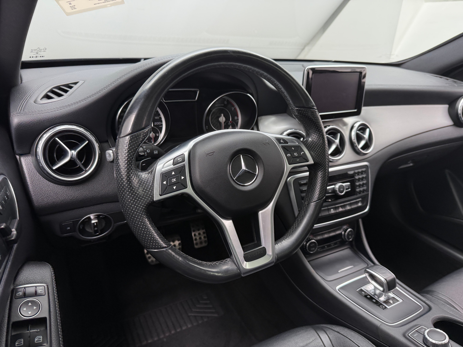 Thumbnail: 2015 Mercedes-Benz GLA - 4