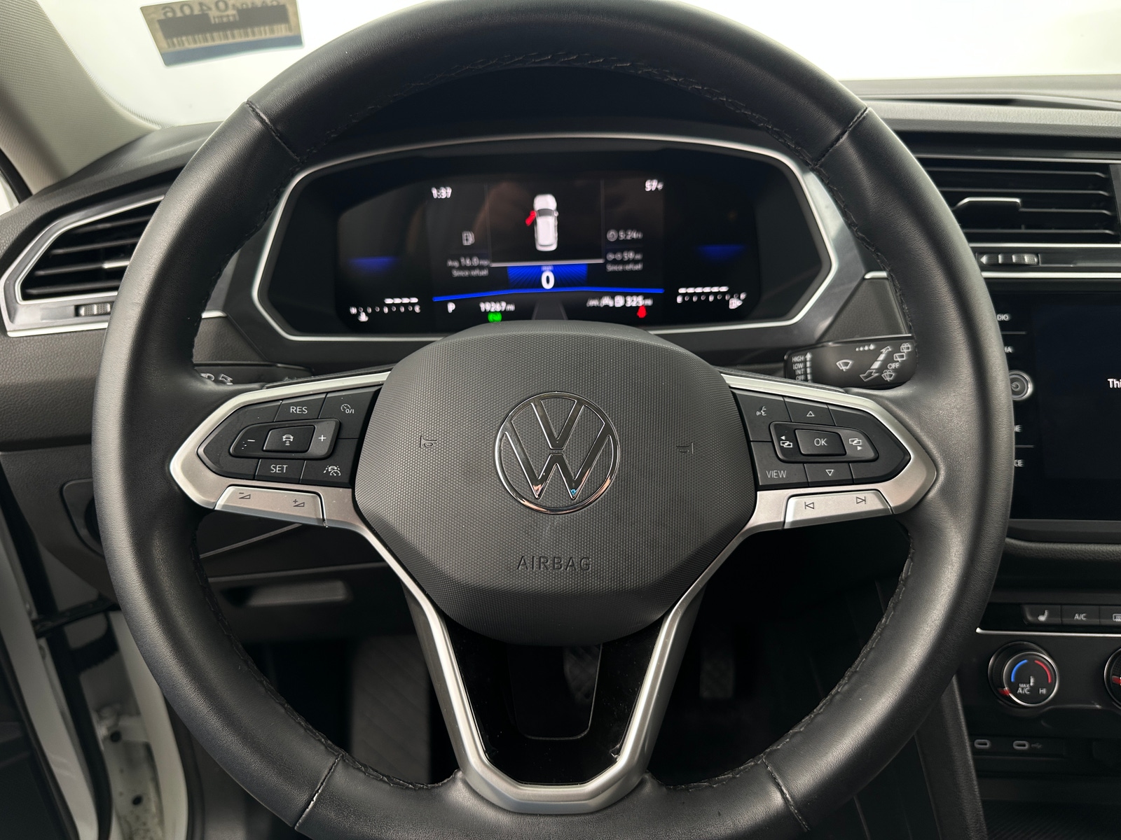 Thumbnail: 2024 Volkswagen Tiguan - 4