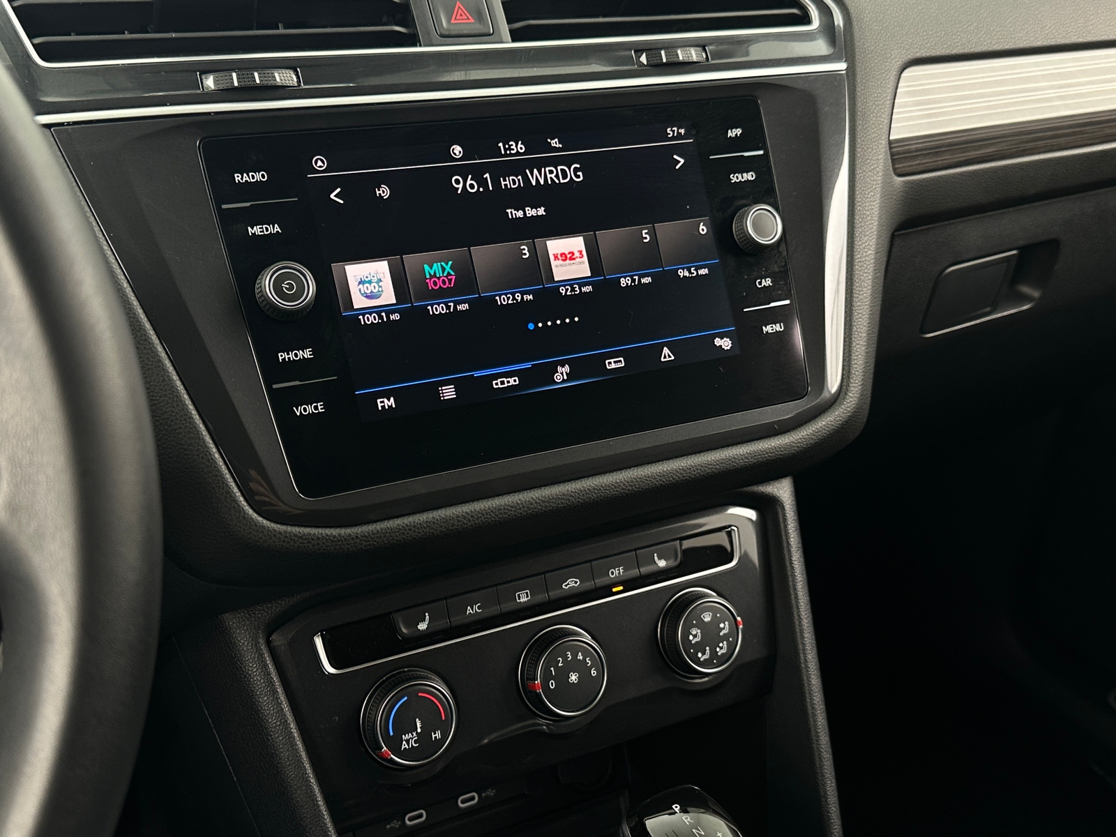 Thumbnail: 2024 Volkswagen Tiguan - 3