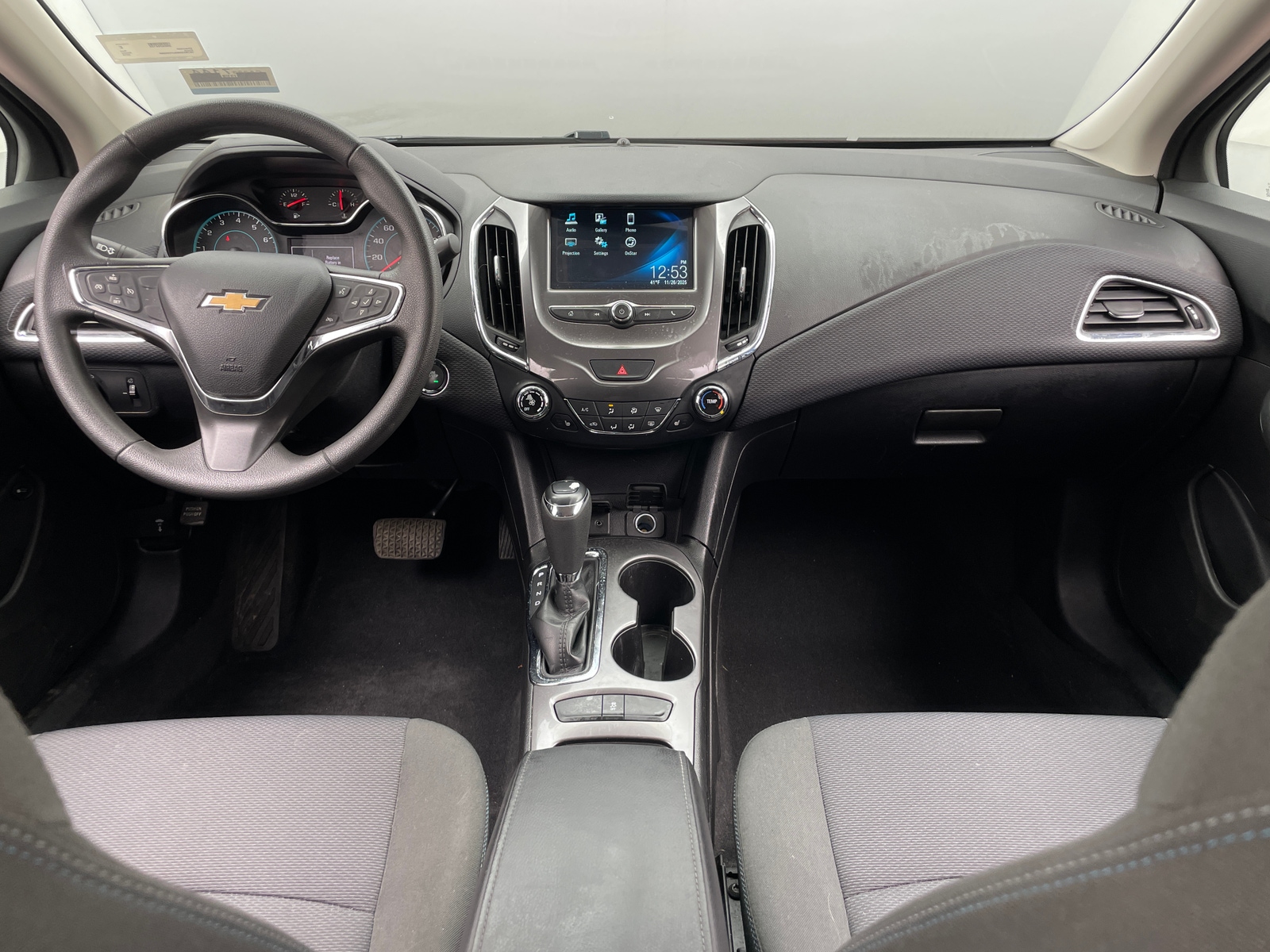 Thumbnail: 2018 Chevrolet Cruze - 3