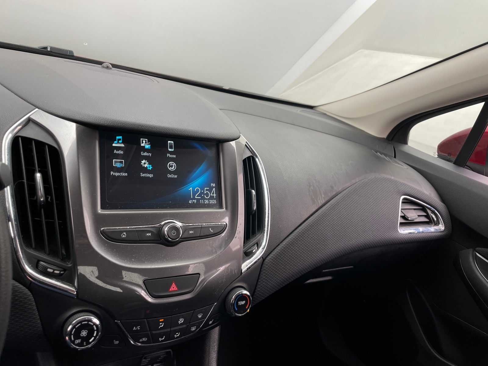 Thumbnail: 2018 Chevrolet Cruze - 4