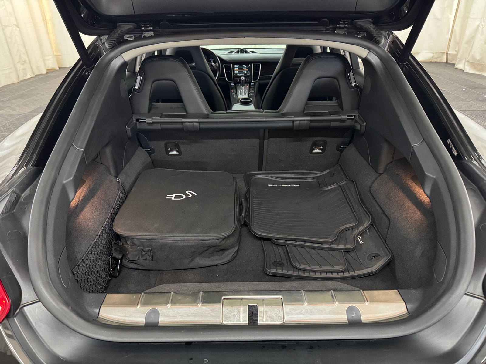 Thumbnail: 2016 Porsche Panamera - 6