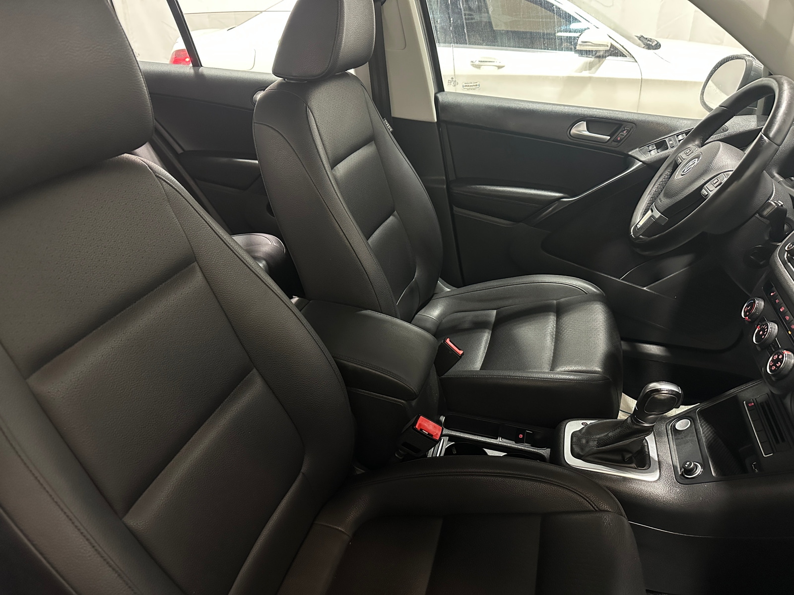 Thumbnail: 2017 Volkswagen Tiguan - 2