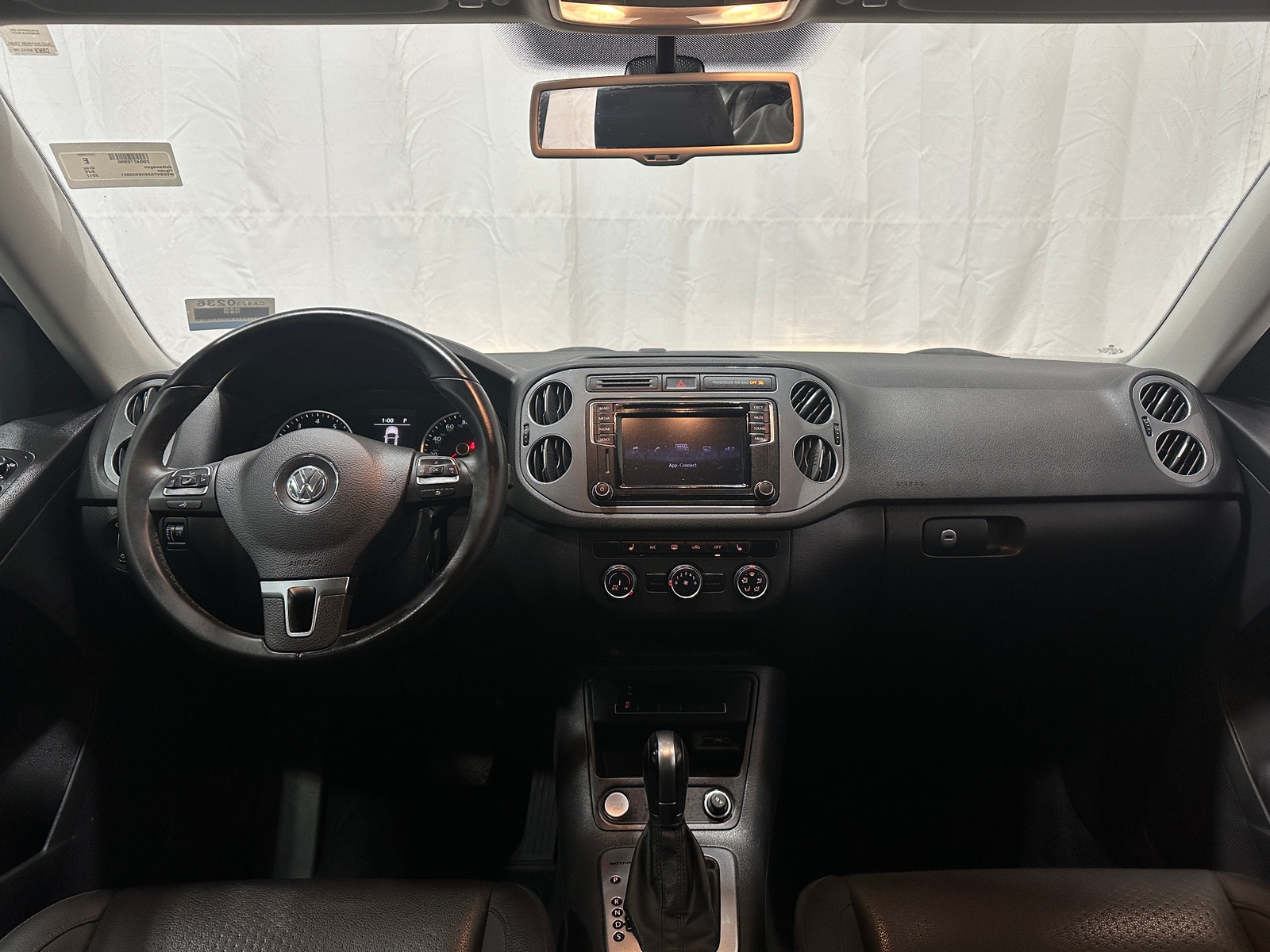 Thumbnail: 2017 Volkswagen Tiguan - 3