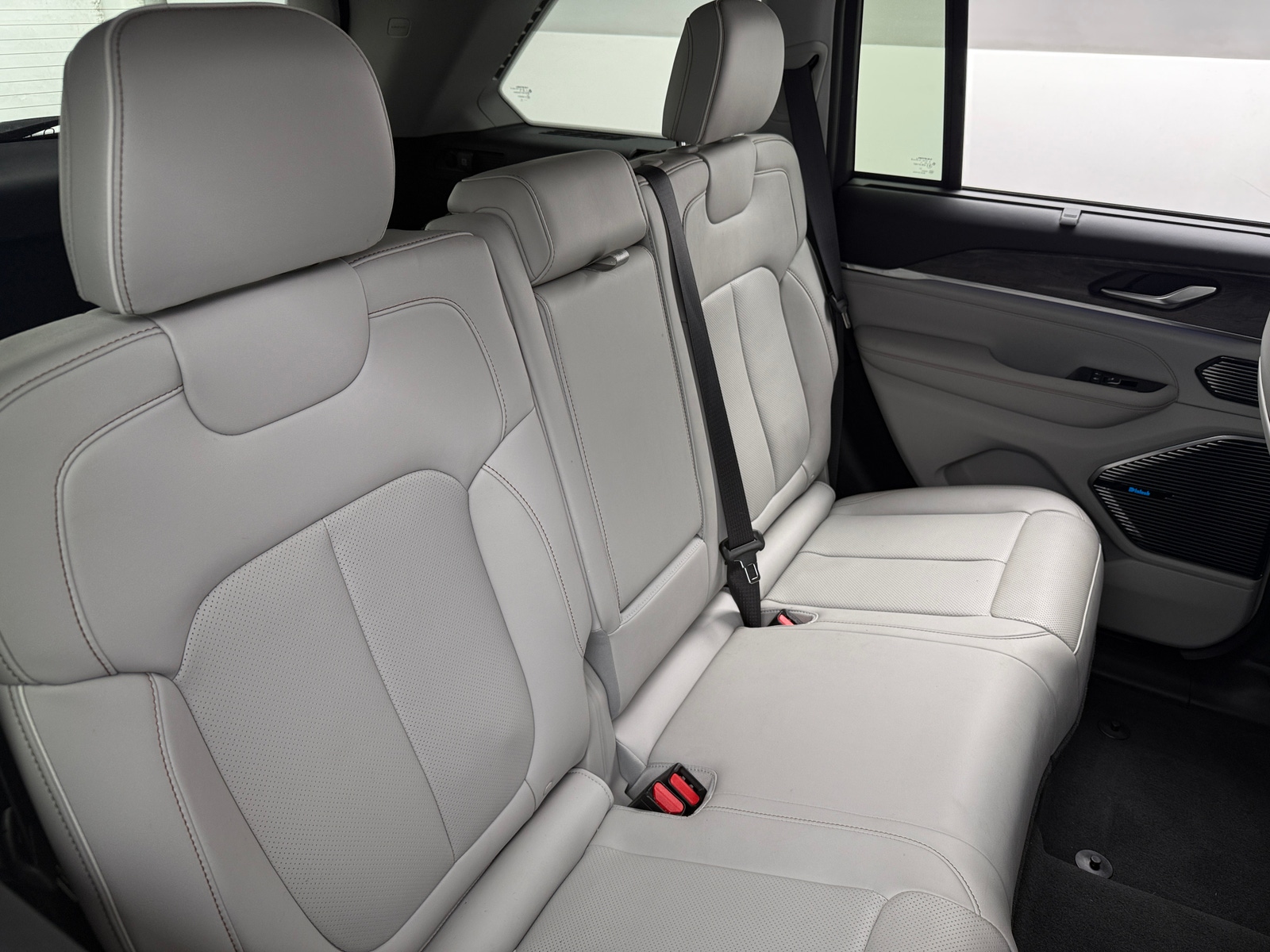 Thumbnail: 2022 Jeep Grand Cherokee - 5