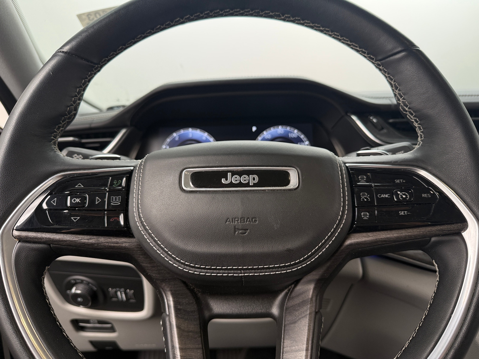 Thumbnail: 2022 Jeep Grand Cherokee - 4