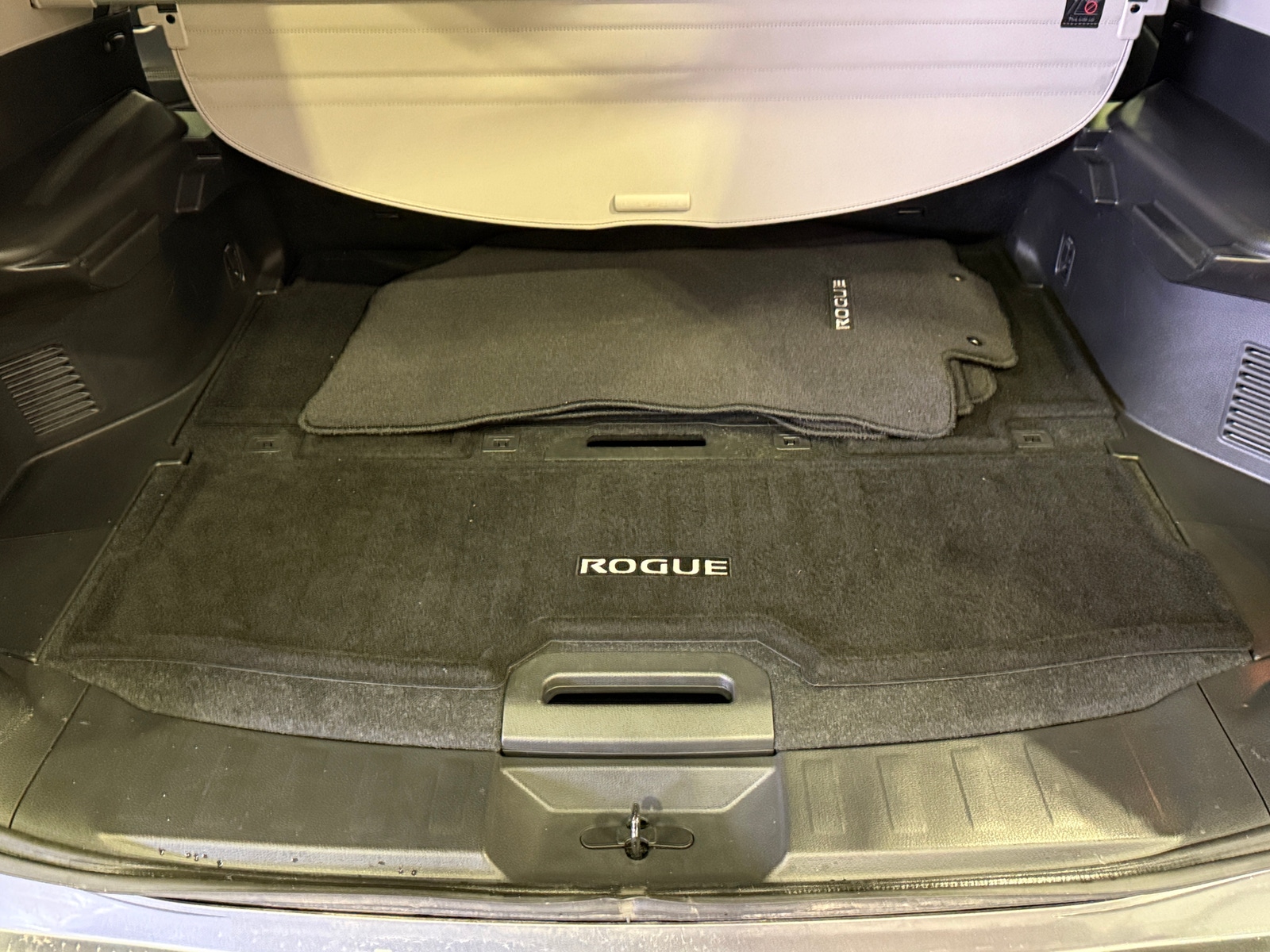 Thumbnail: 2015 Nissan Rogue - 6