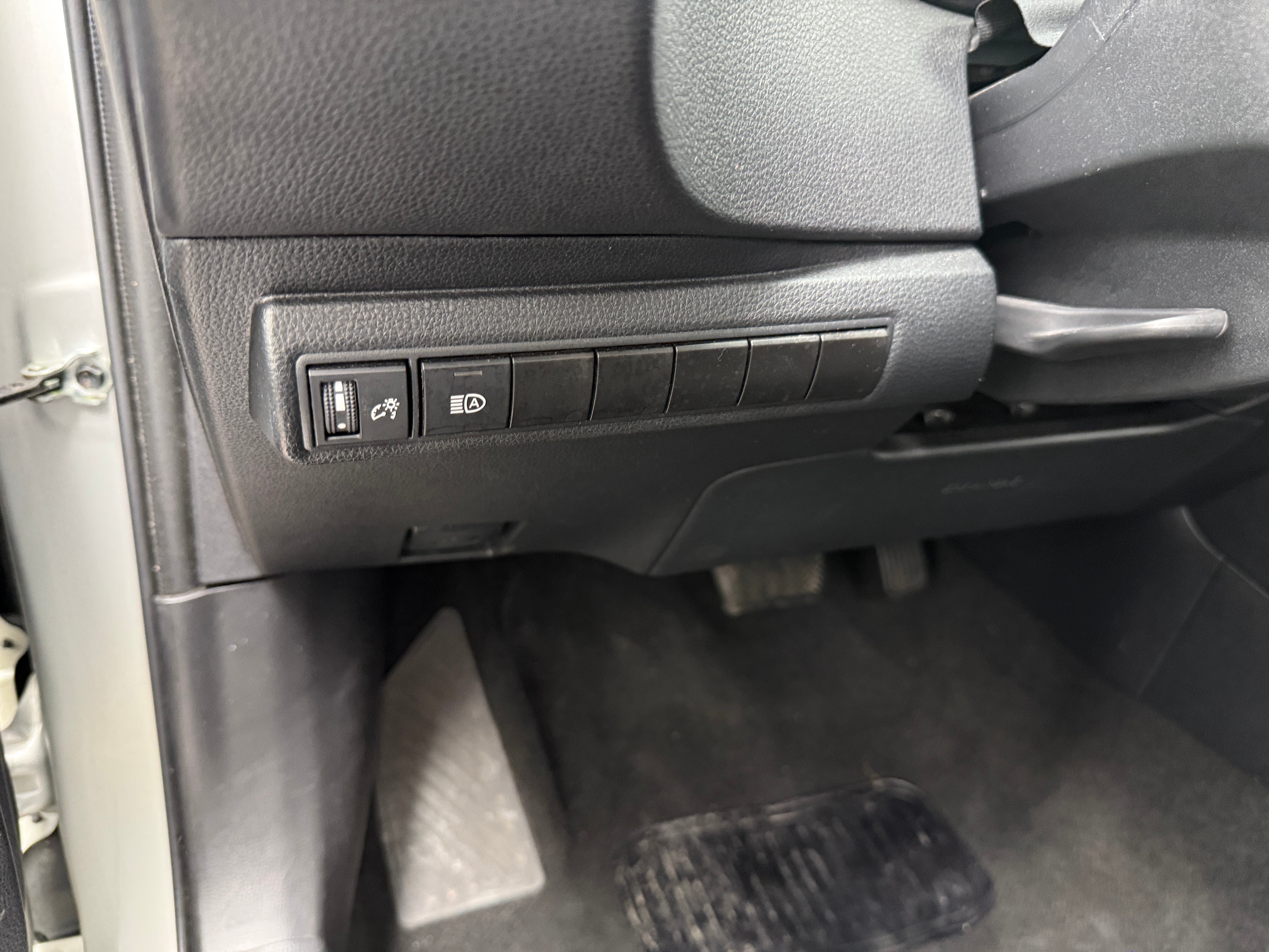 Used 2024 Toyota Corolla LE with VIN 5YFB4MDE4RP160590 for sale in Northfield, Minnesota