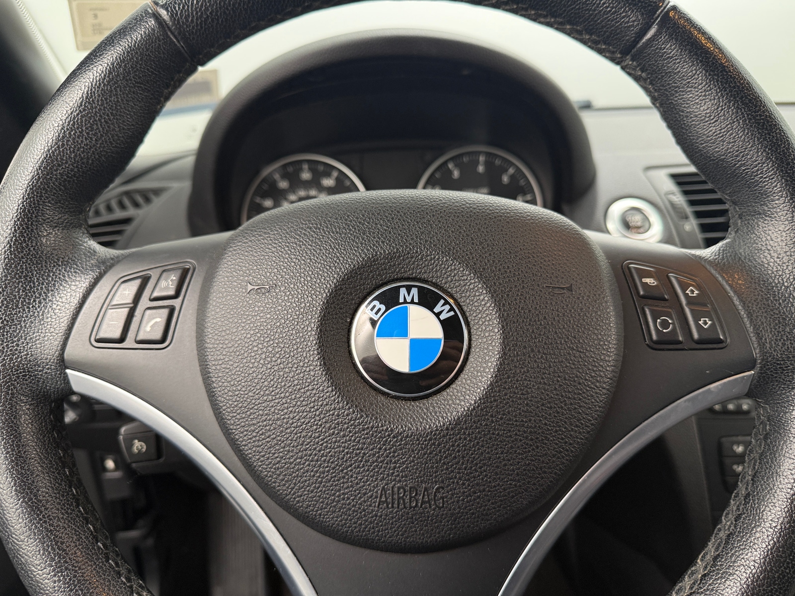 Thumbnail: 2012 BMW 1 Series - 4