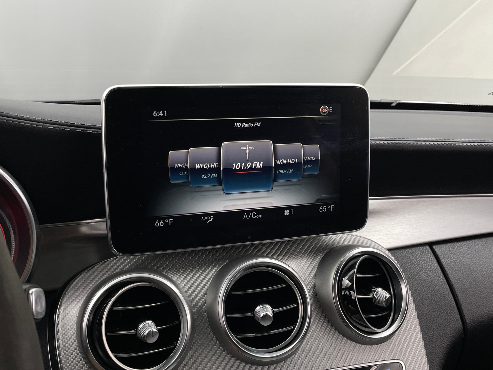 Thumbnail: 2018 Mercedes-Benz C-Class - 2