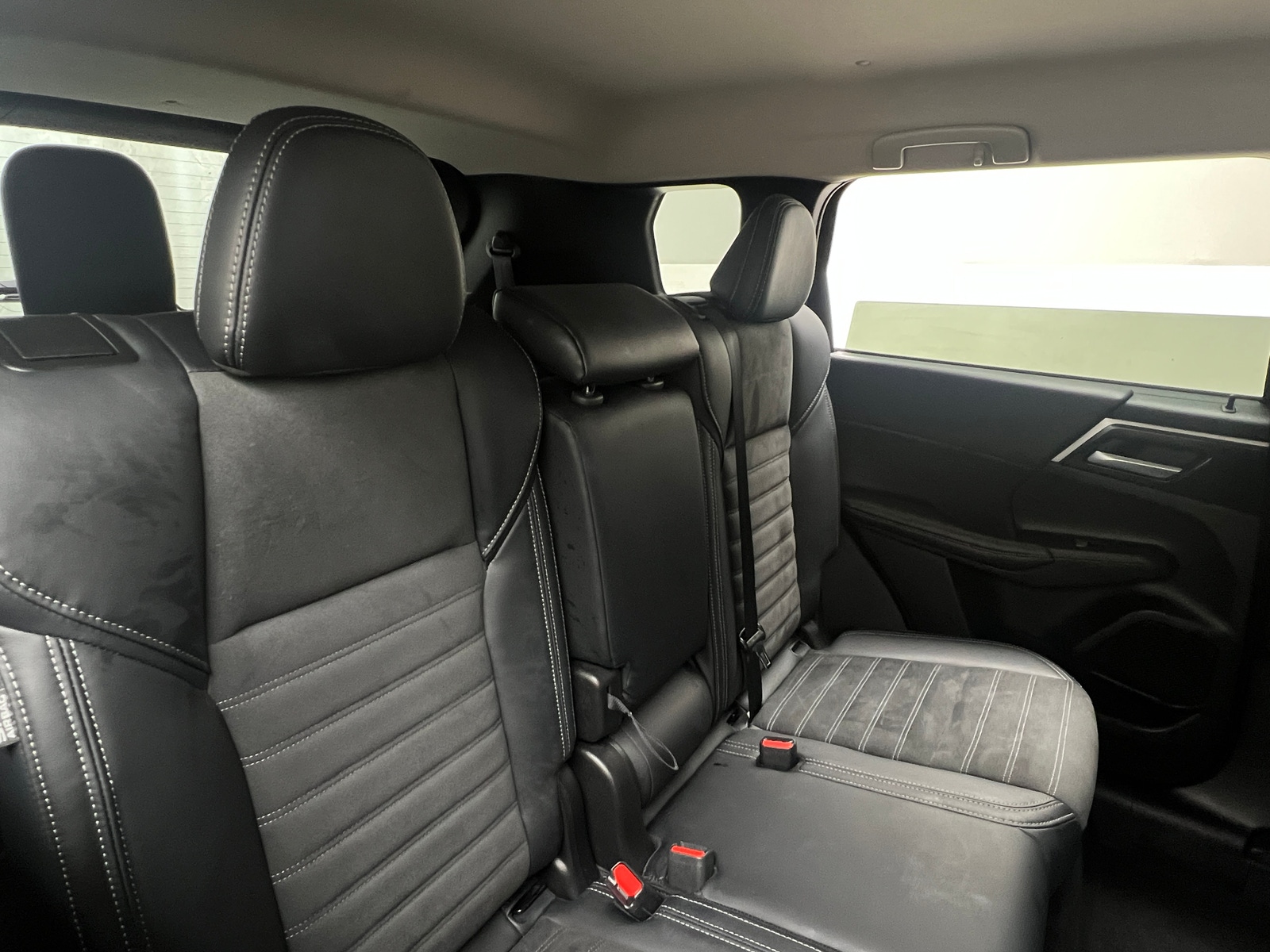 Thumbnail: 2024 Mitsubishi Outlander - 5