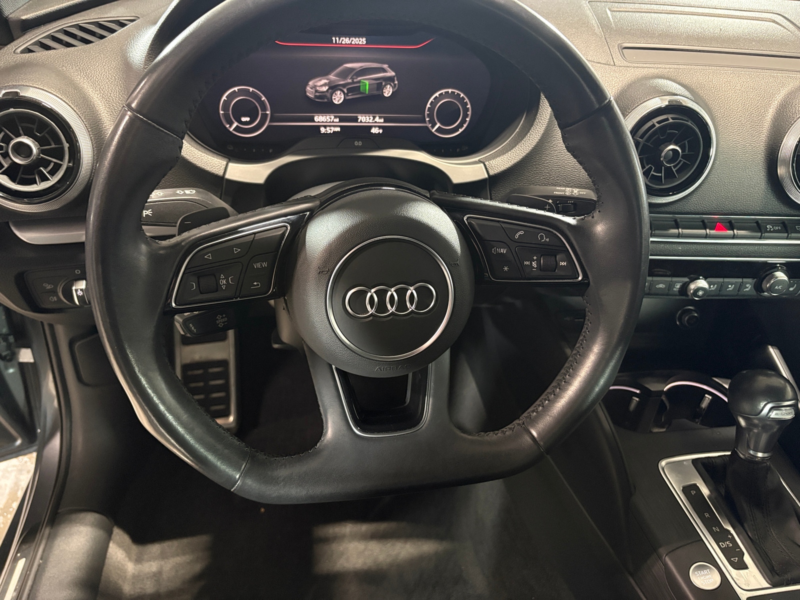 Thumbnail: 2018 Audi A3 e-tron - 4