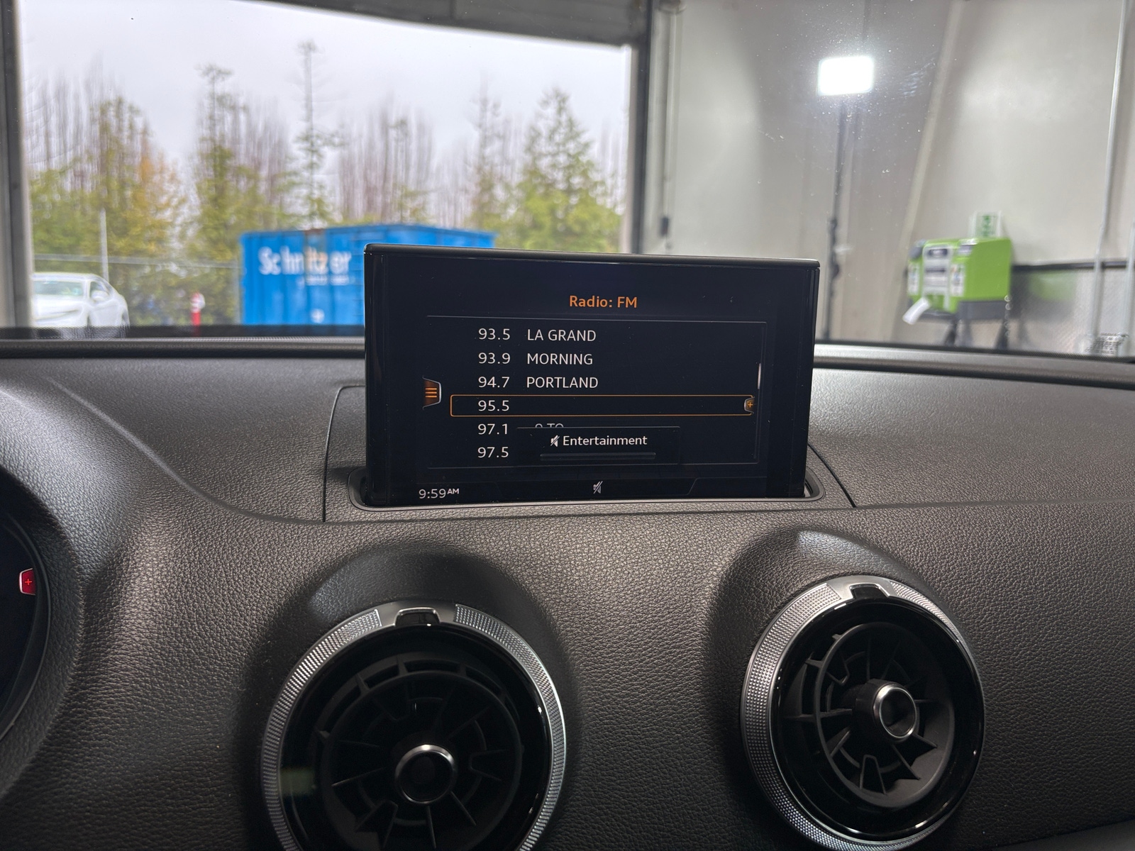 Thumbnail: 2018 Audi A3 e-tron - 3