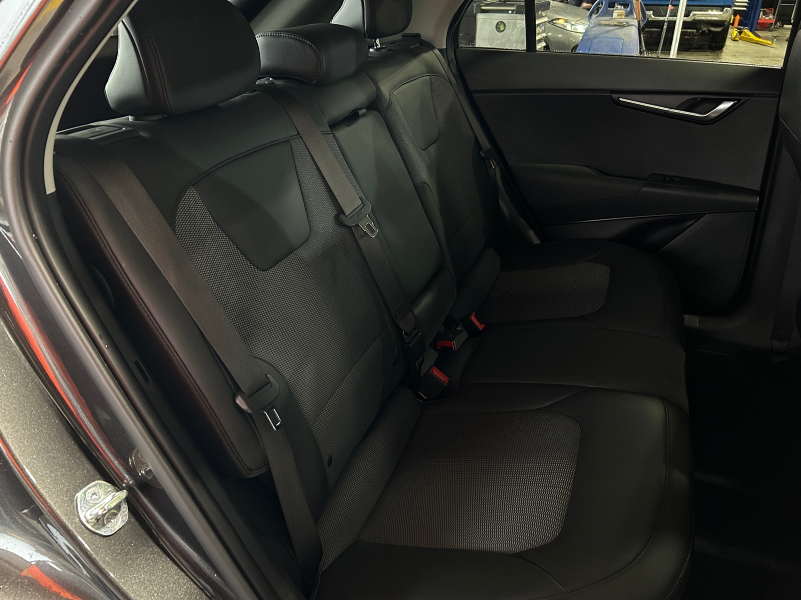 Thumbnail: 2023 Kia Niro - 6