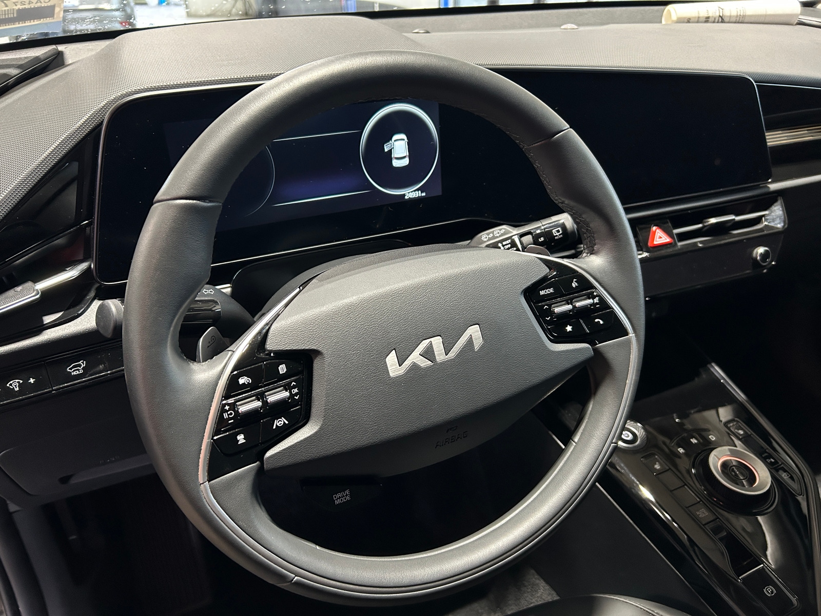 Thumbnail: 2023 Kia Niro - 5