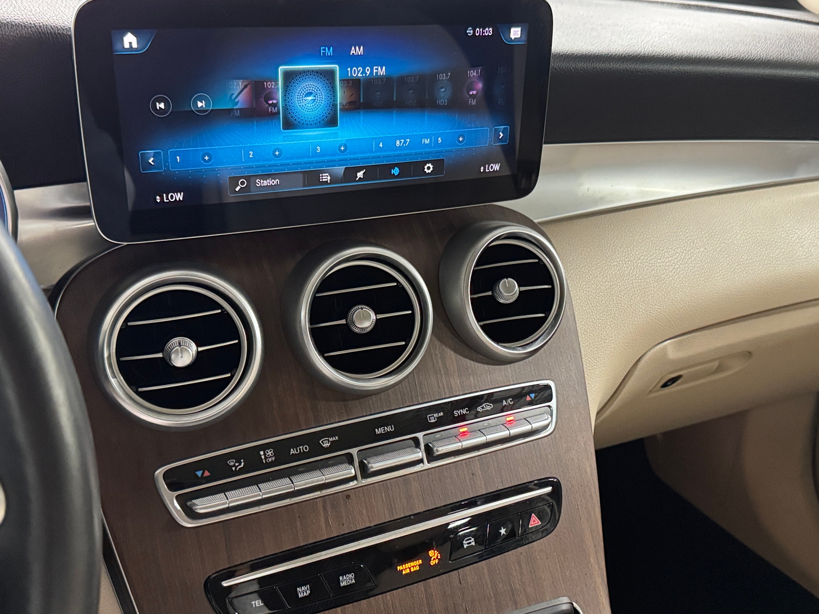 Thumbnail: 2021 Mercedes-Benz GLC - 3