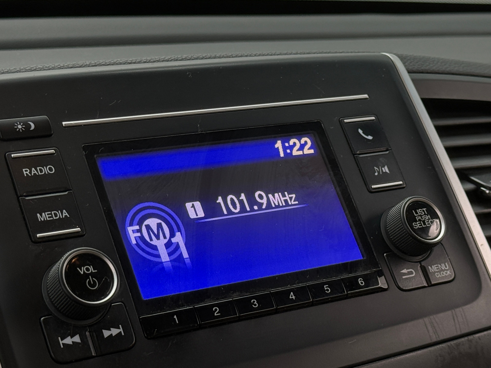 Thumbnail: 2018 Honda Pilot - 4