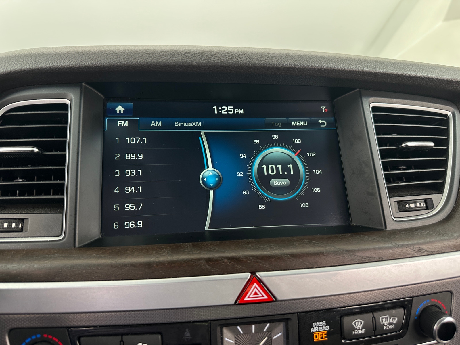 Thumbnail: 2015 Hyundai Genesis - 3