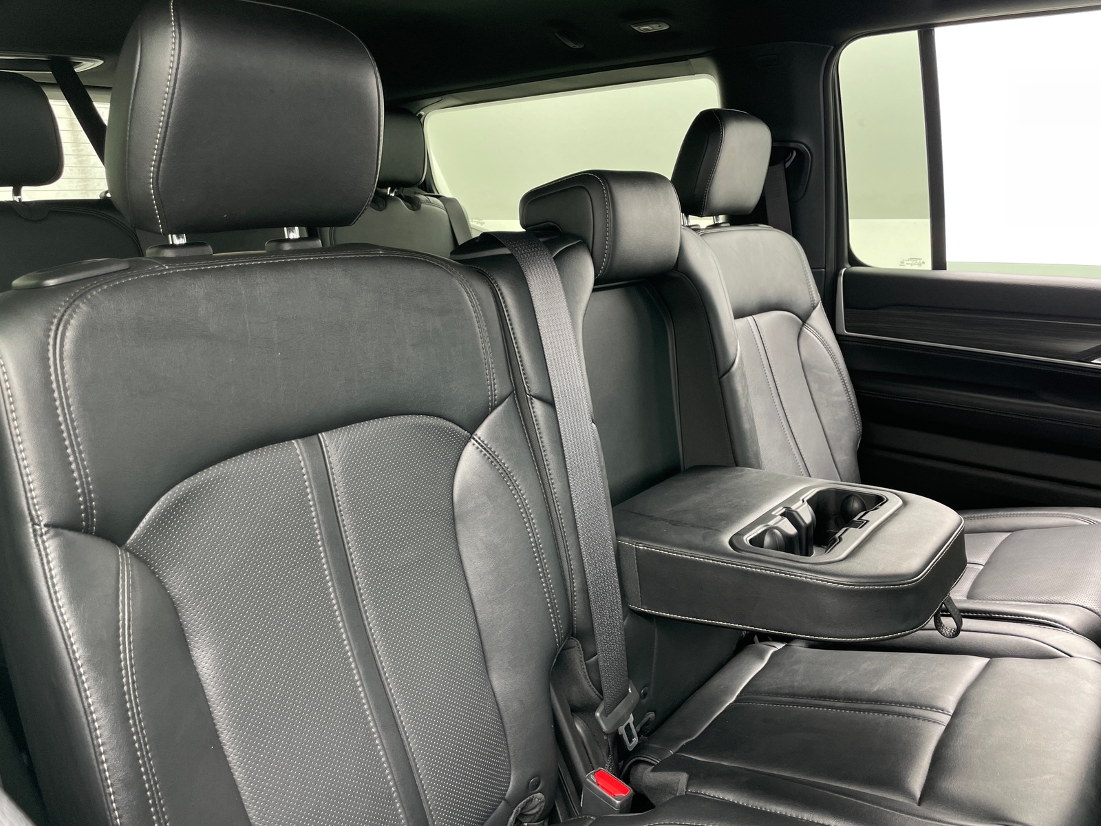 Thumbnail: 2023 Jeep Wagoneer - 5