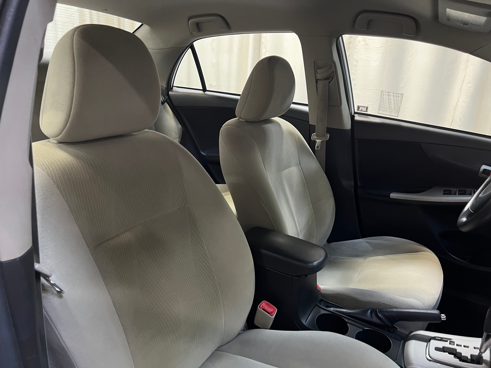 Thumbnail: 2013 Toyota Corolla - 2