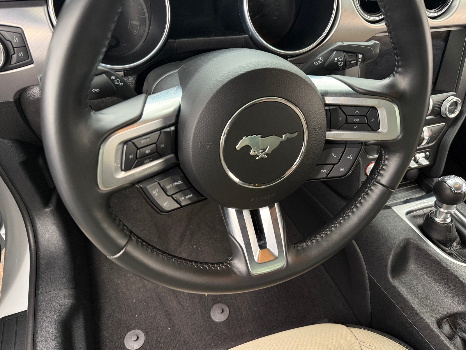 Thumbnail: 2022 Ford Mustang - 4