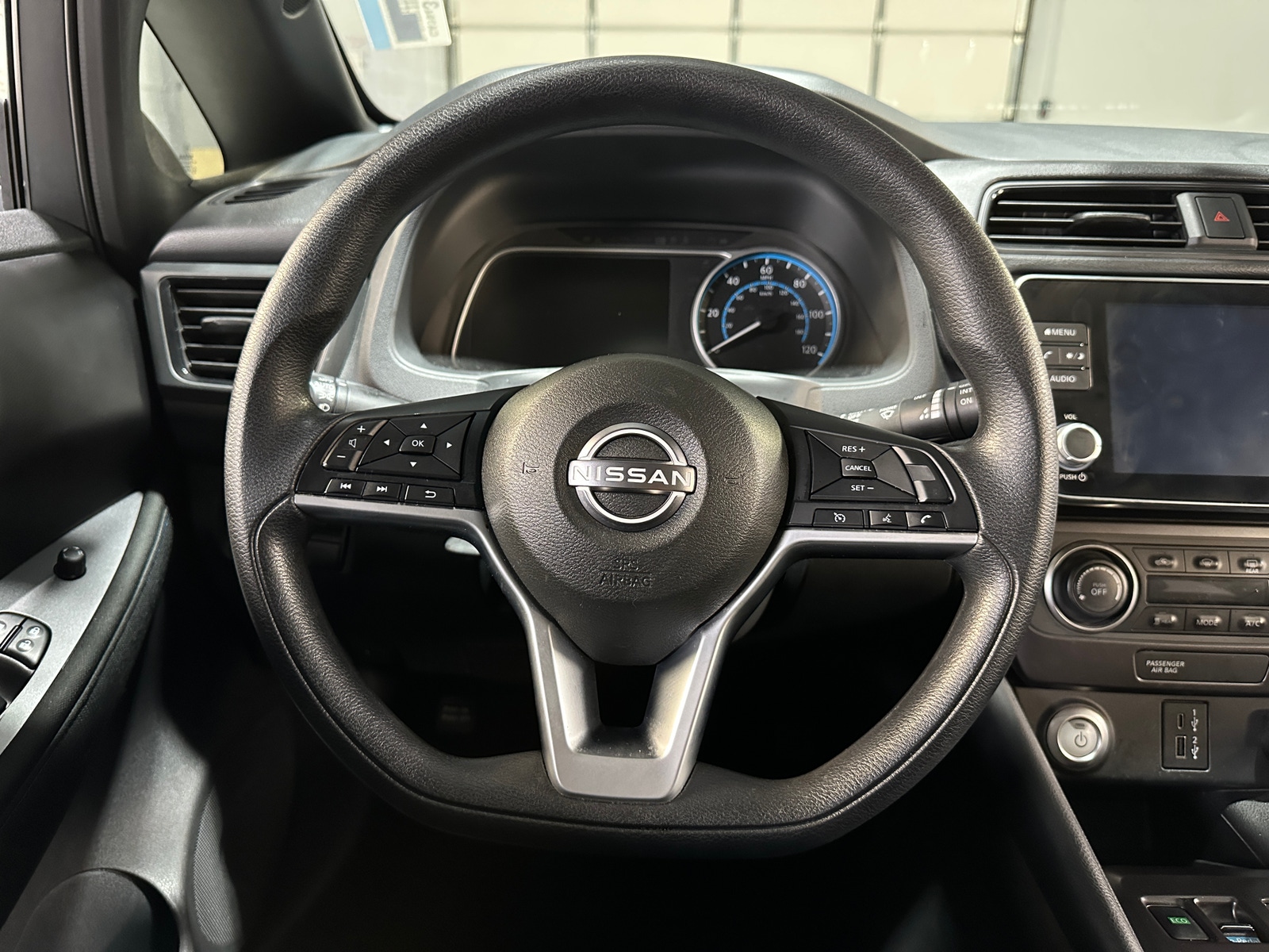 Thumbnail: 2023 Nissan Leaf - 5