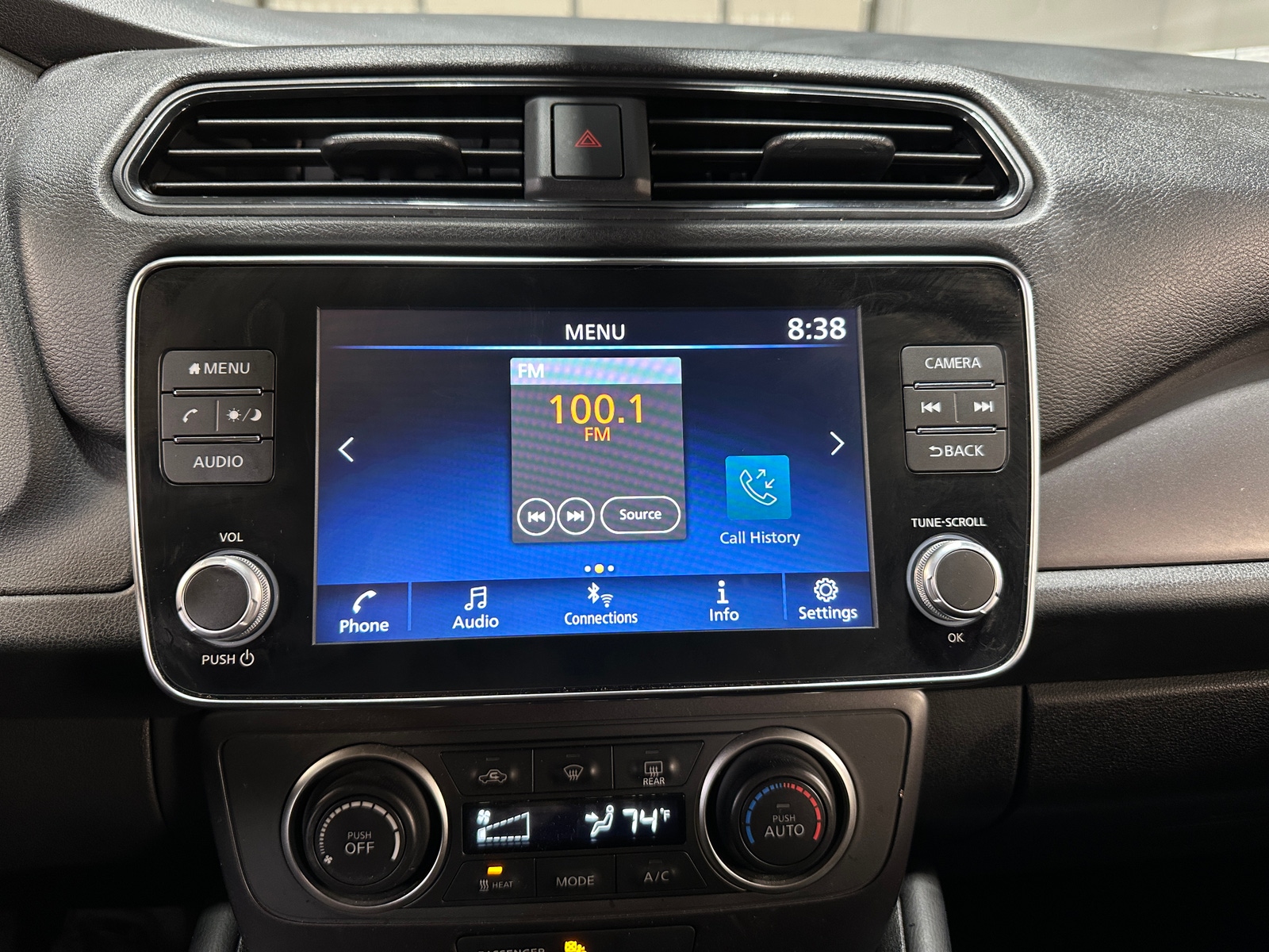 Thumbnail: 2023 Nissan Leaf - 4