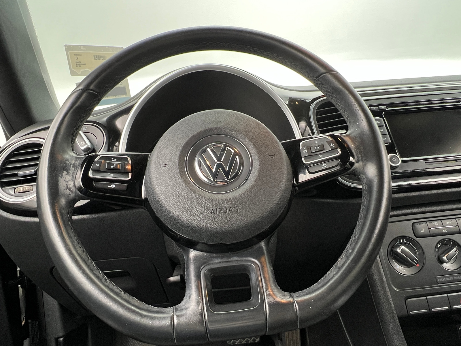 Thumbnail: 2013 Volkswagen Beetle - 4