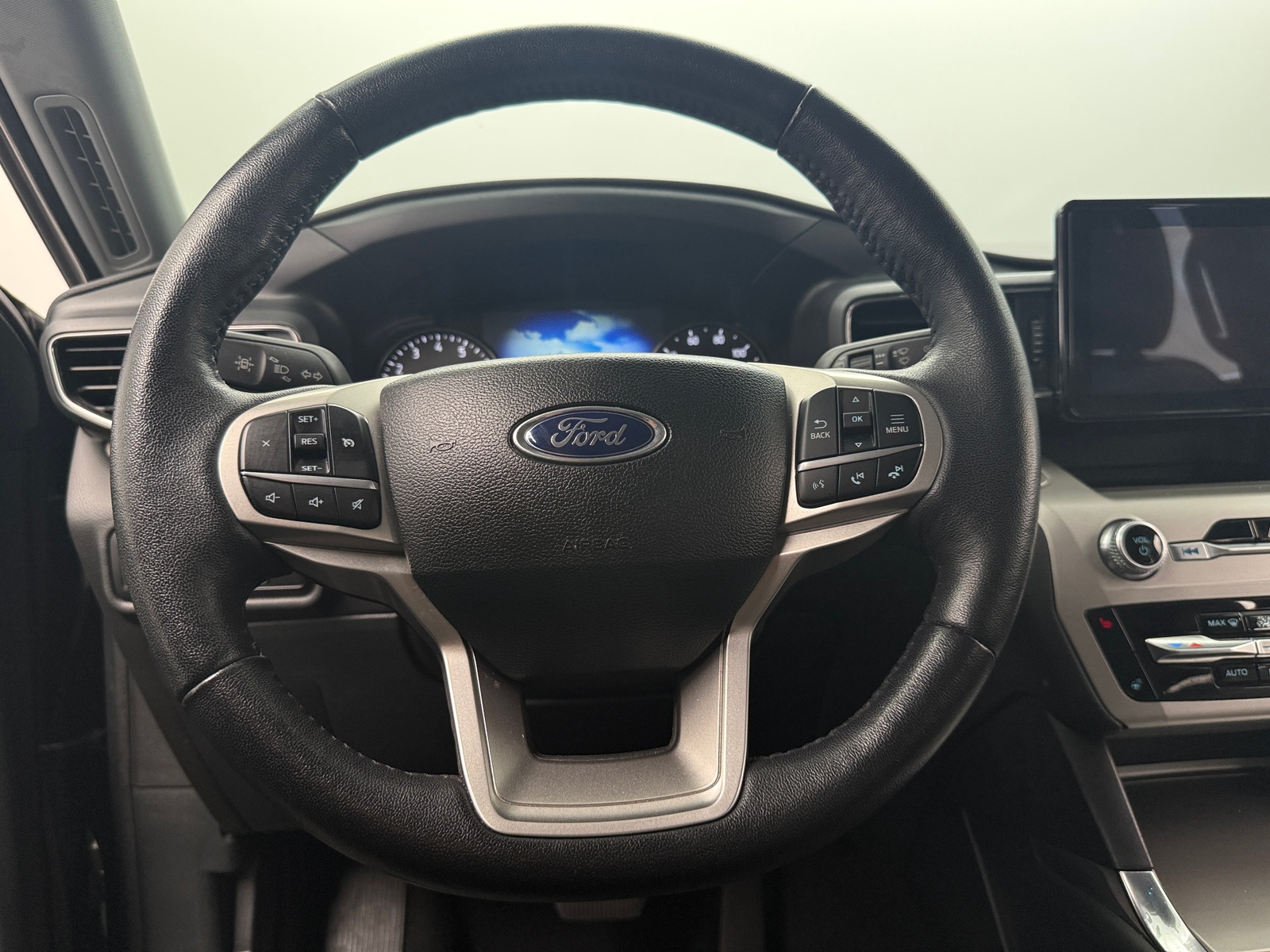 Thumbnail: 2023 Ford Explorer - 5