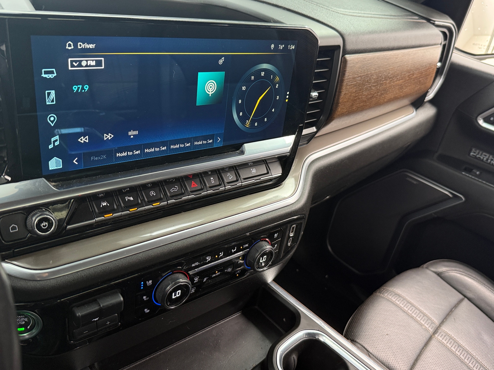 Thumbnail: 2022 Chevrolet Silverado 1500 - 3