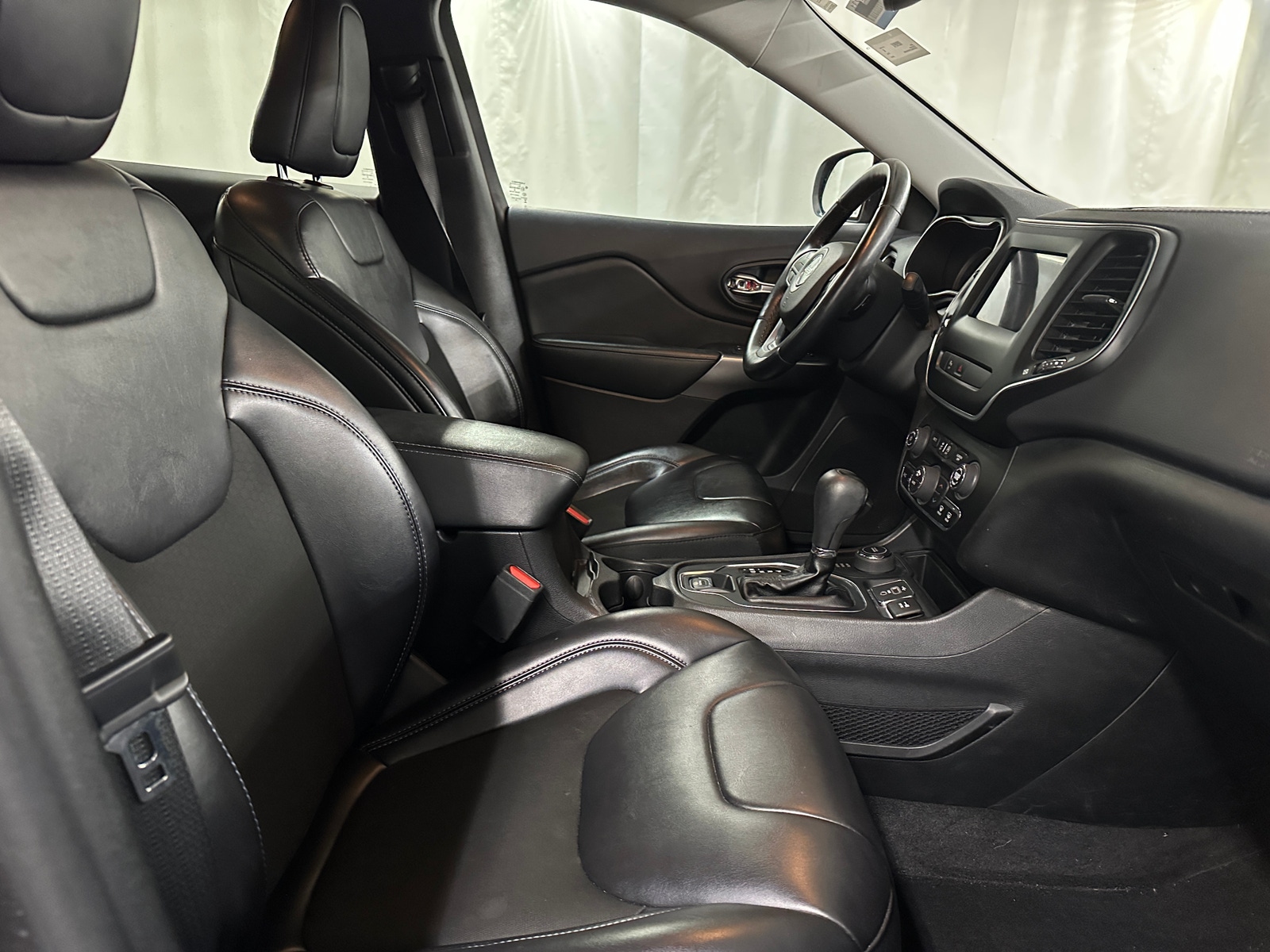 Thumbnail: 2019 Jeep Cherokee - 2