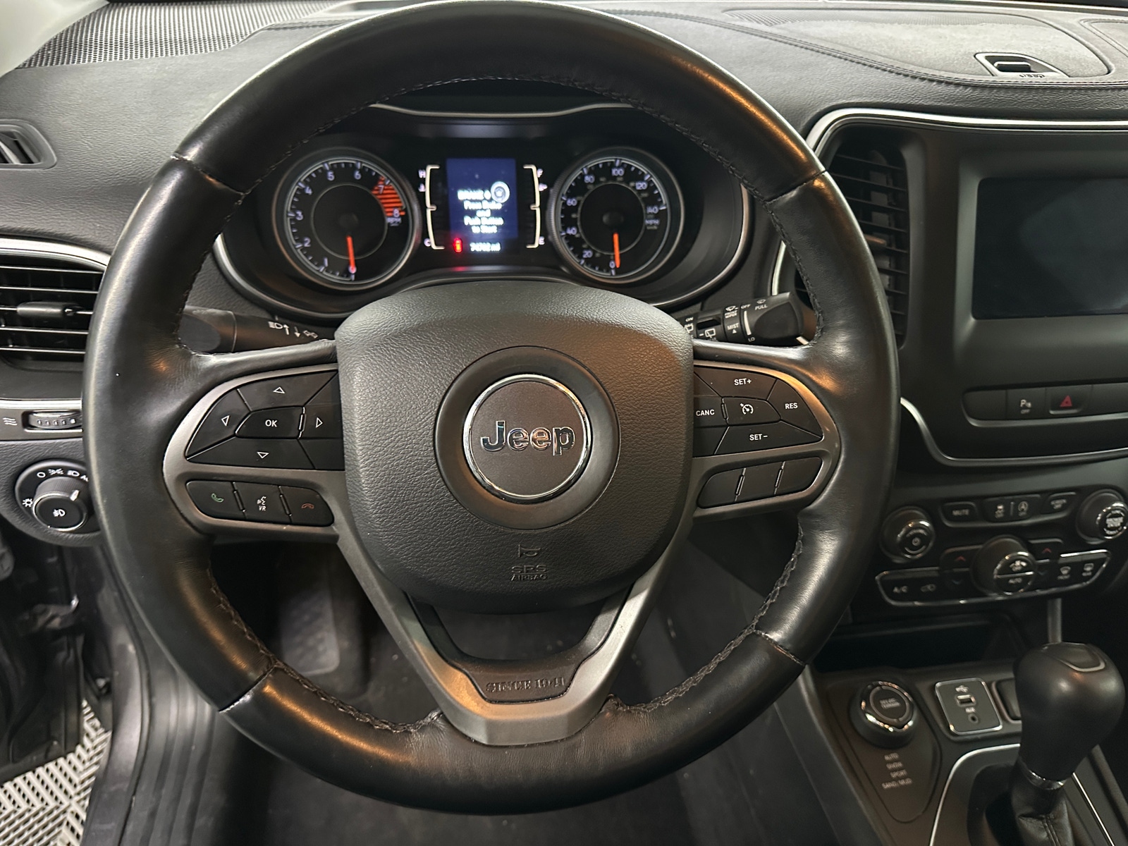 Thumbnail: 2019 Jeep Cherokee - 5