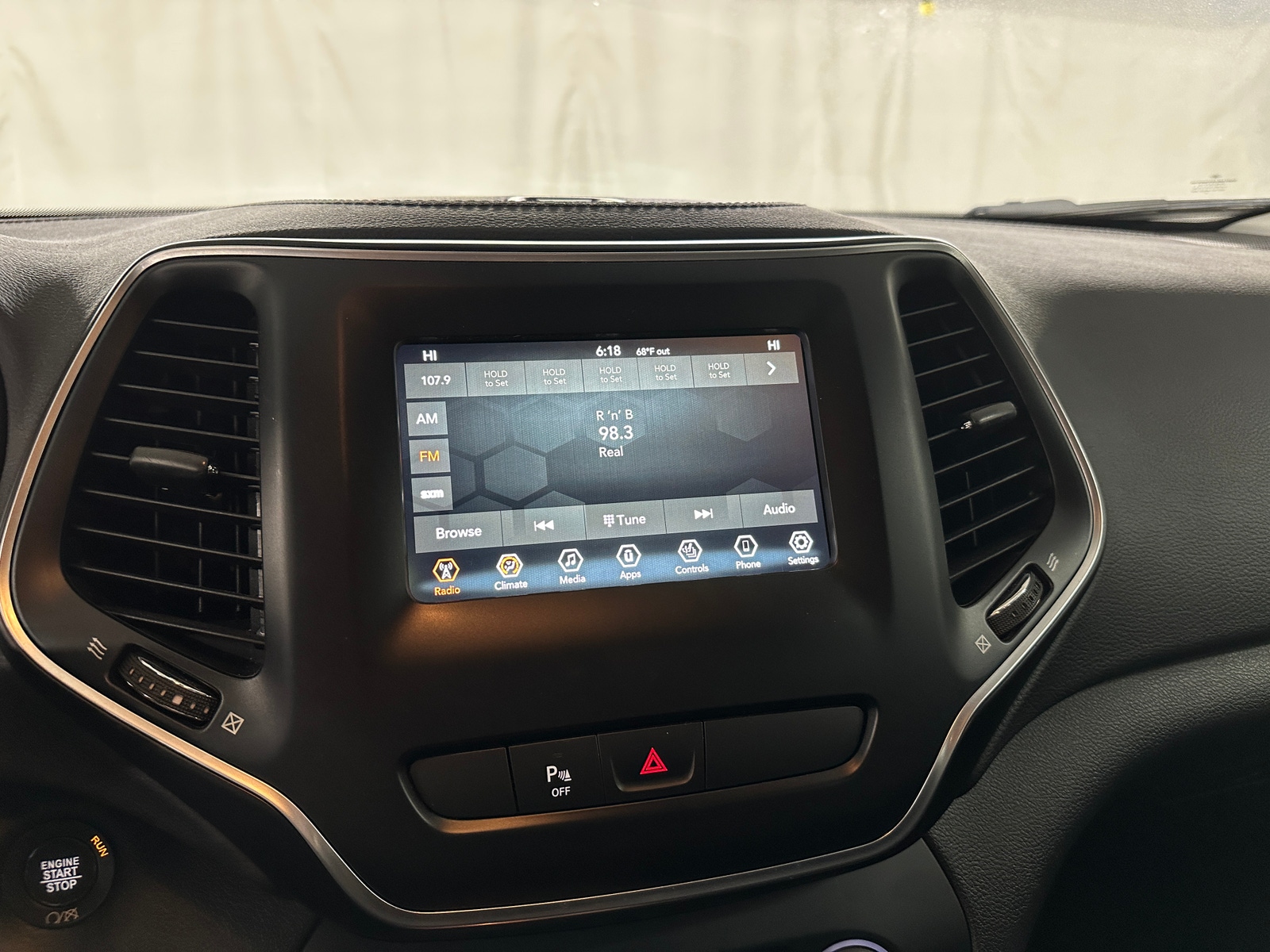 Thumbnail: 2019 Jeep Cherokee - 4