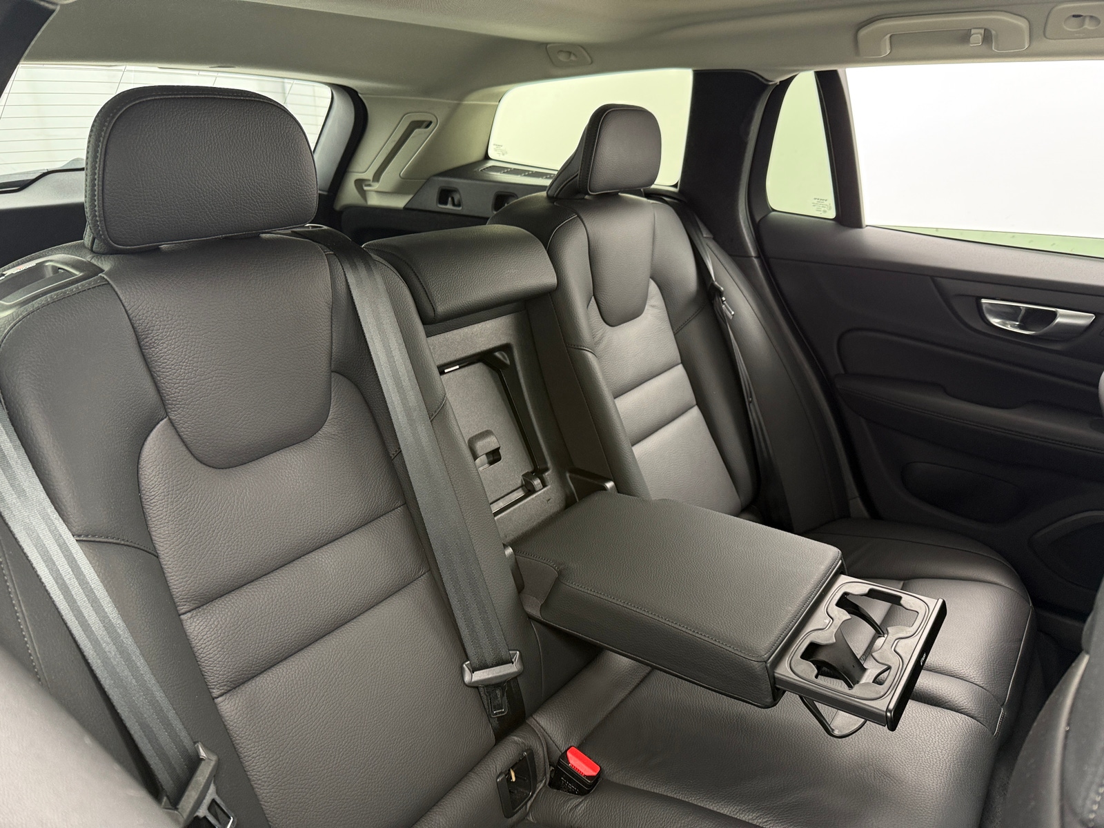 Thumbnail: 2025 Volvo V60 - 5