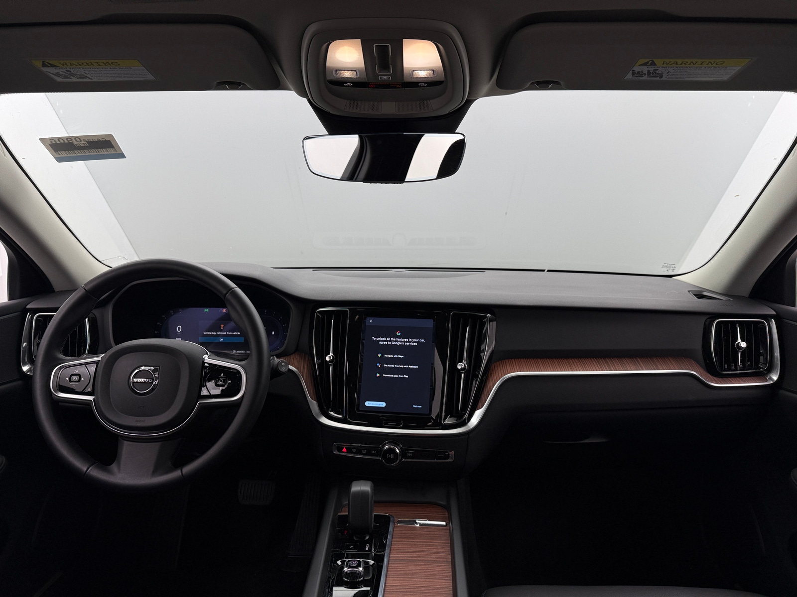 Thumbnail: 2025 Volvo V60 - 2