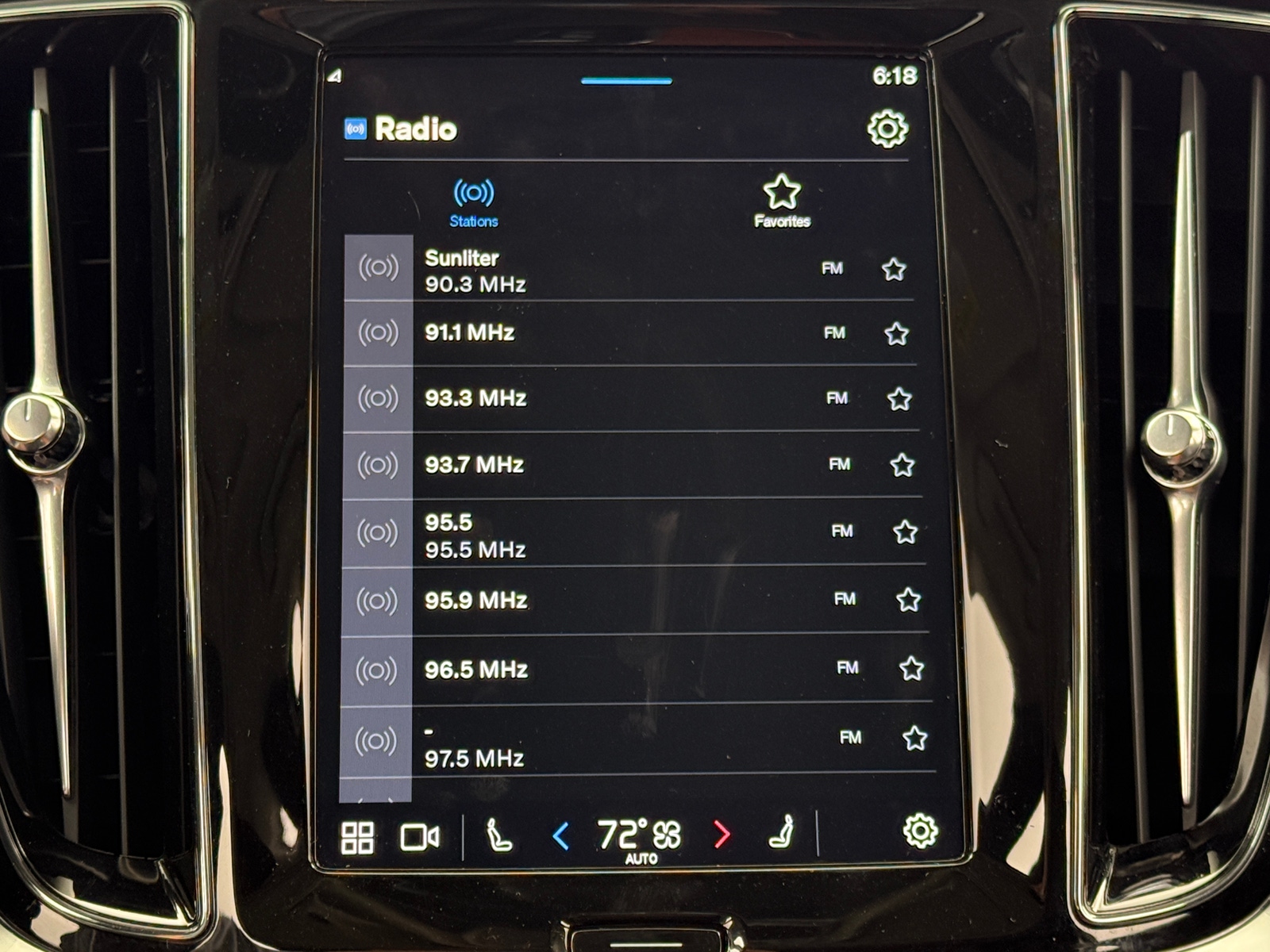 Thumbnail: 2025 Volvo V60 - 3