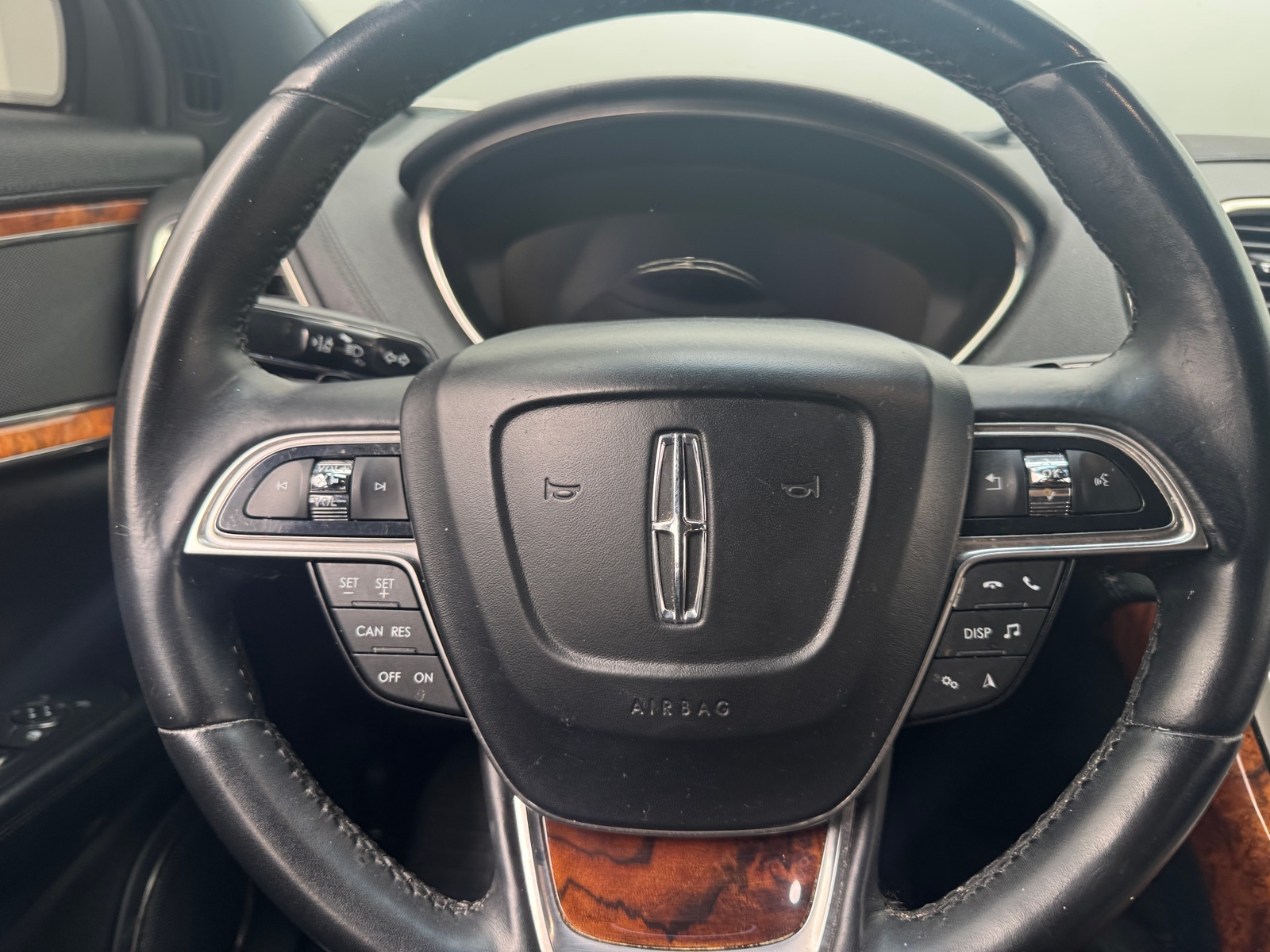 Thumbnail: 2019 Lincoln Nautilus - 4