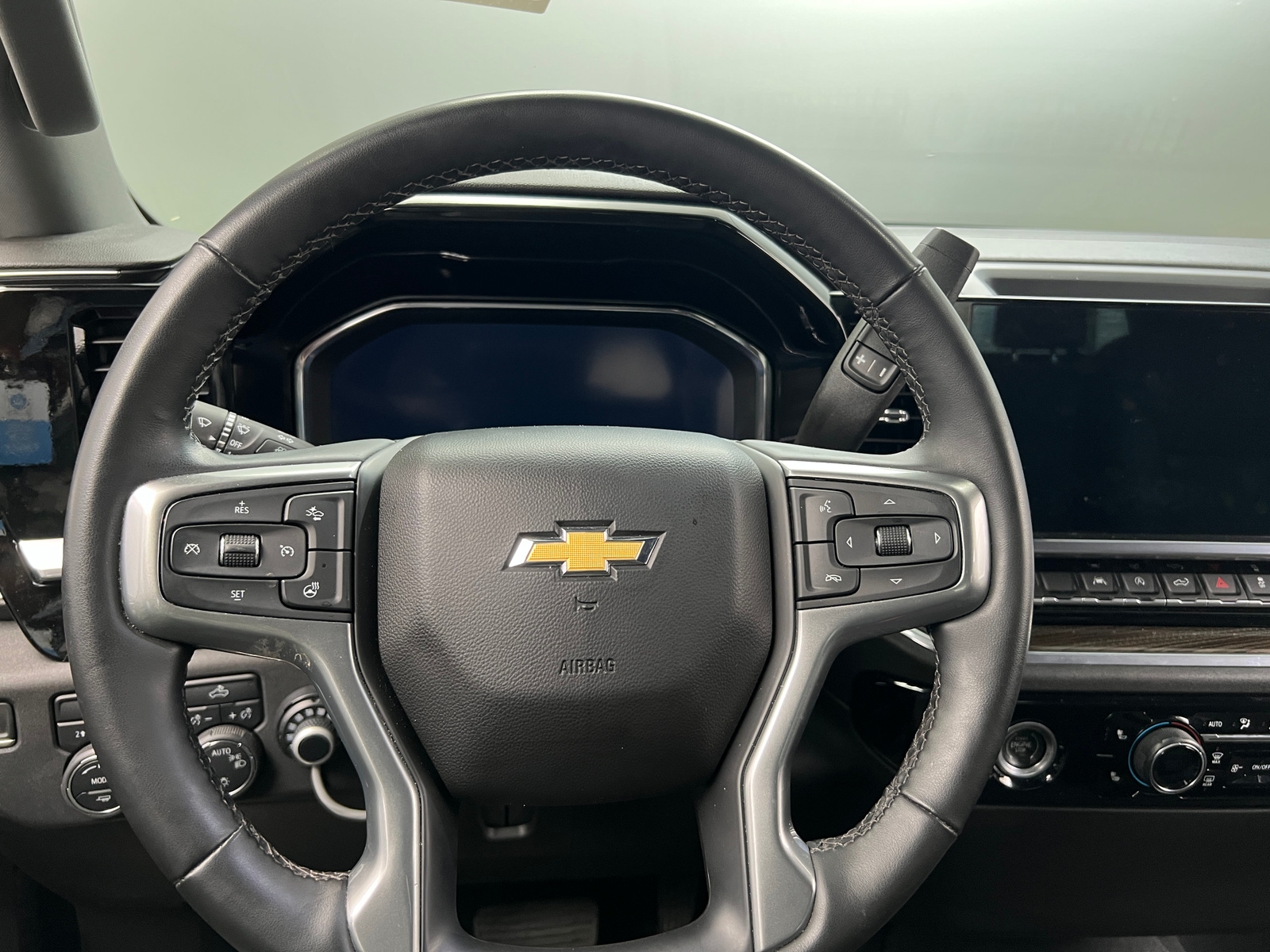 Thumbnail: 2024 Chevrolet Silverado 1500 - 5