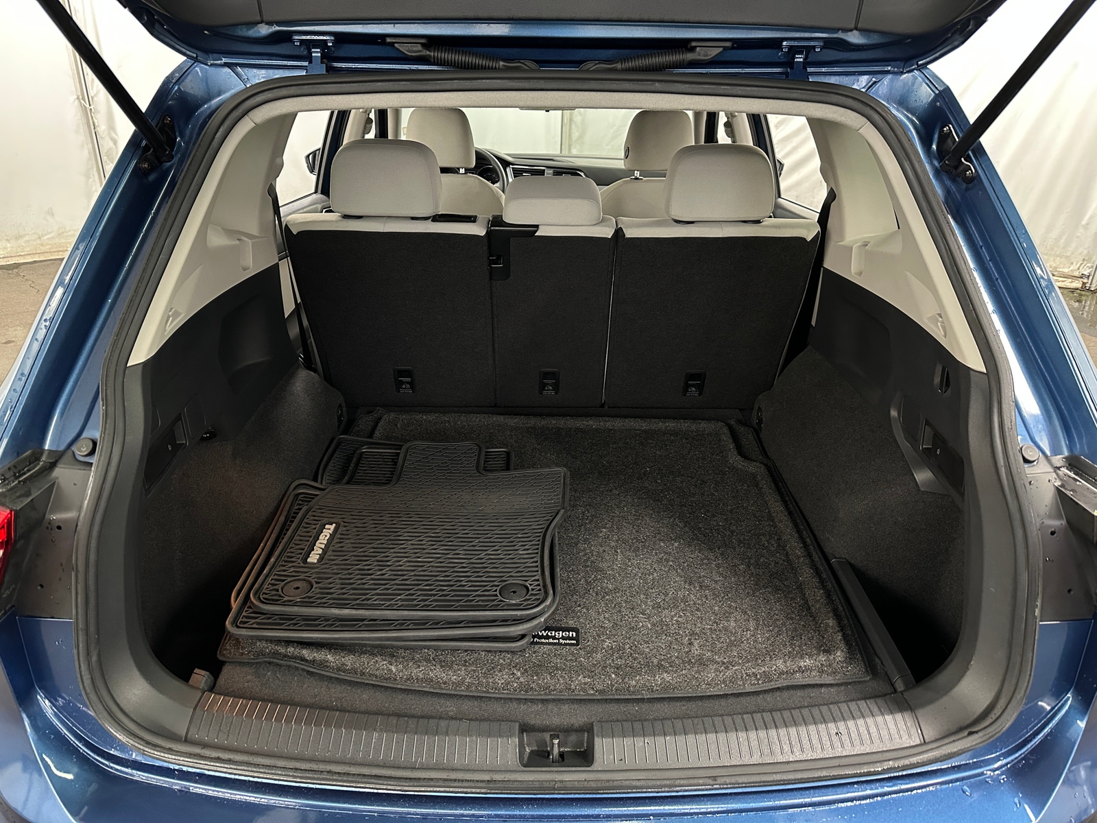 Thumbnail: 2018 Volkswagen Tiguan - 7