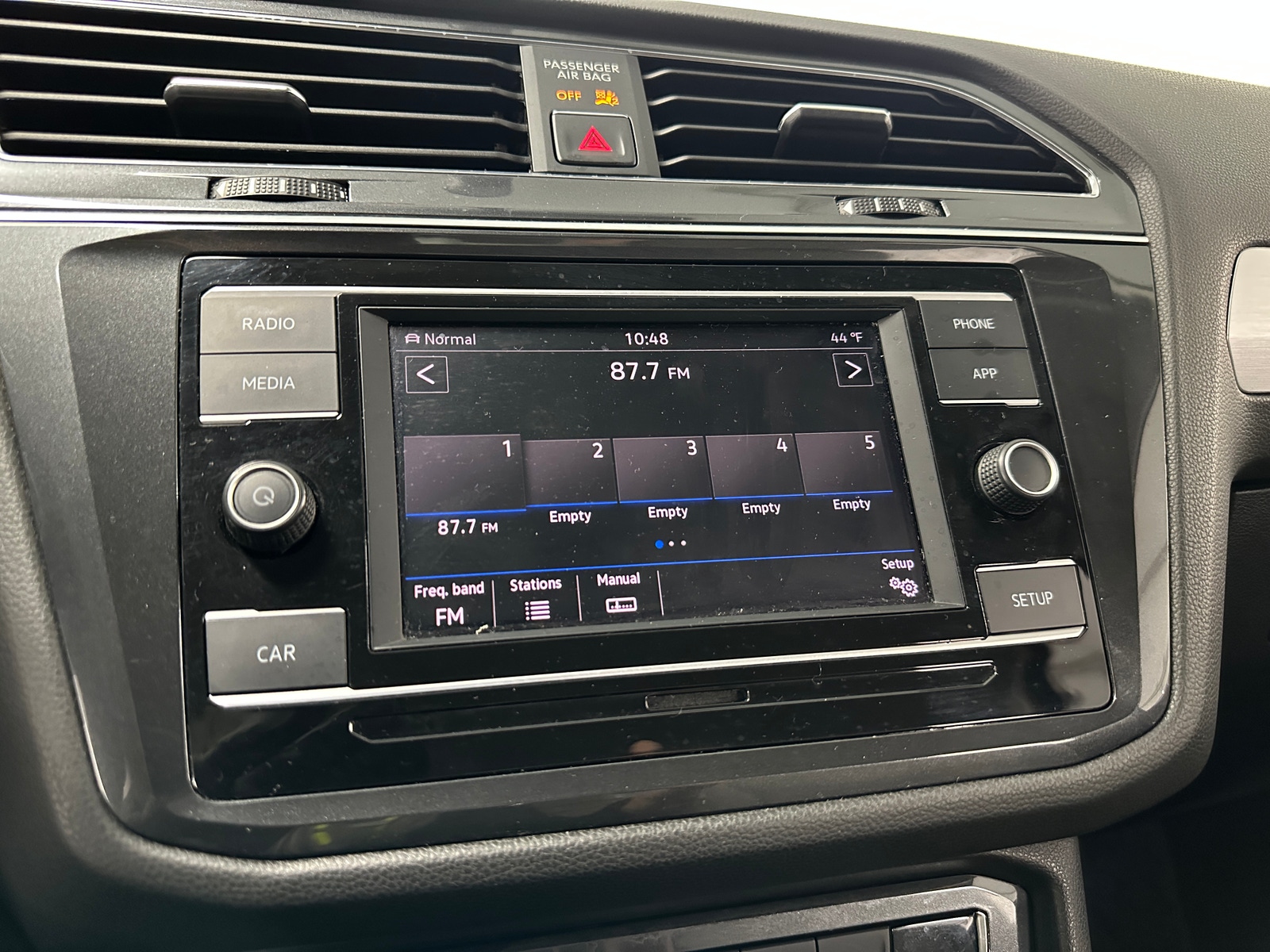 Thumbnail: 2018 Volkswagen Tiguan - 4