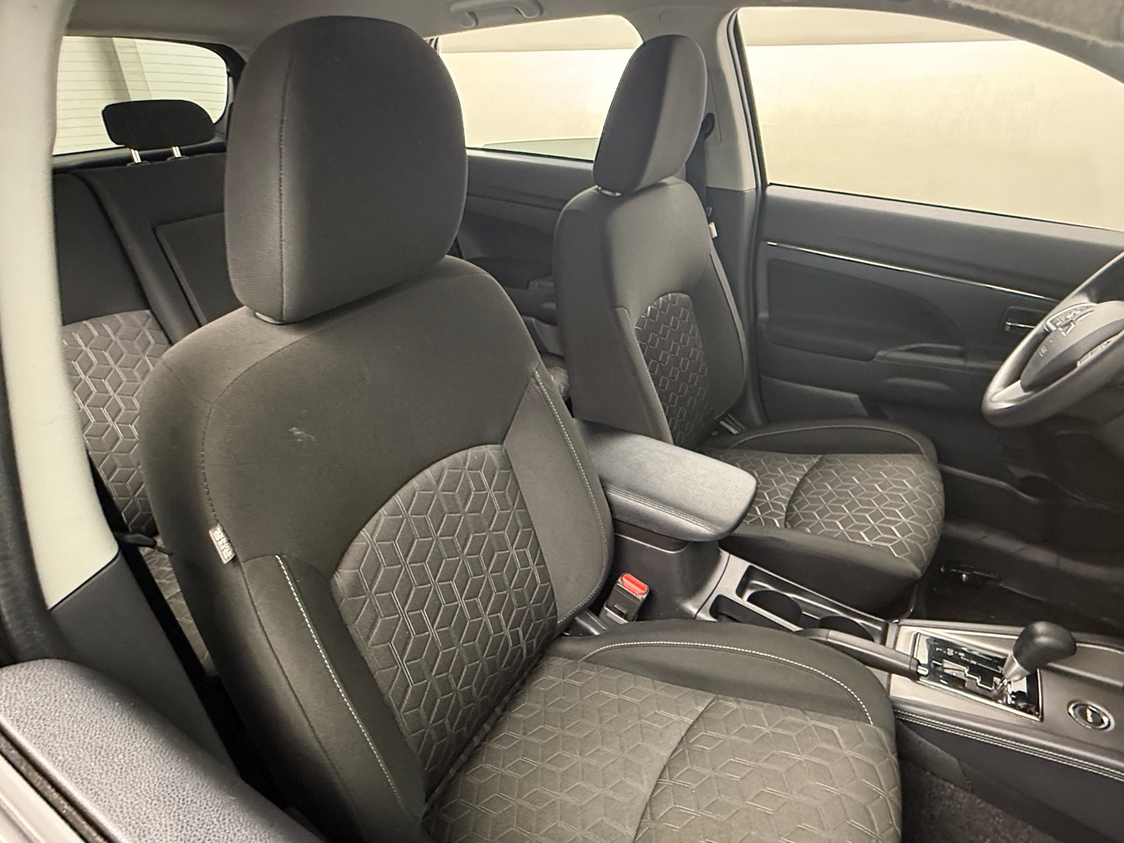 Thumbnail: 2024 Mitsubishi Outlander Sport - 2